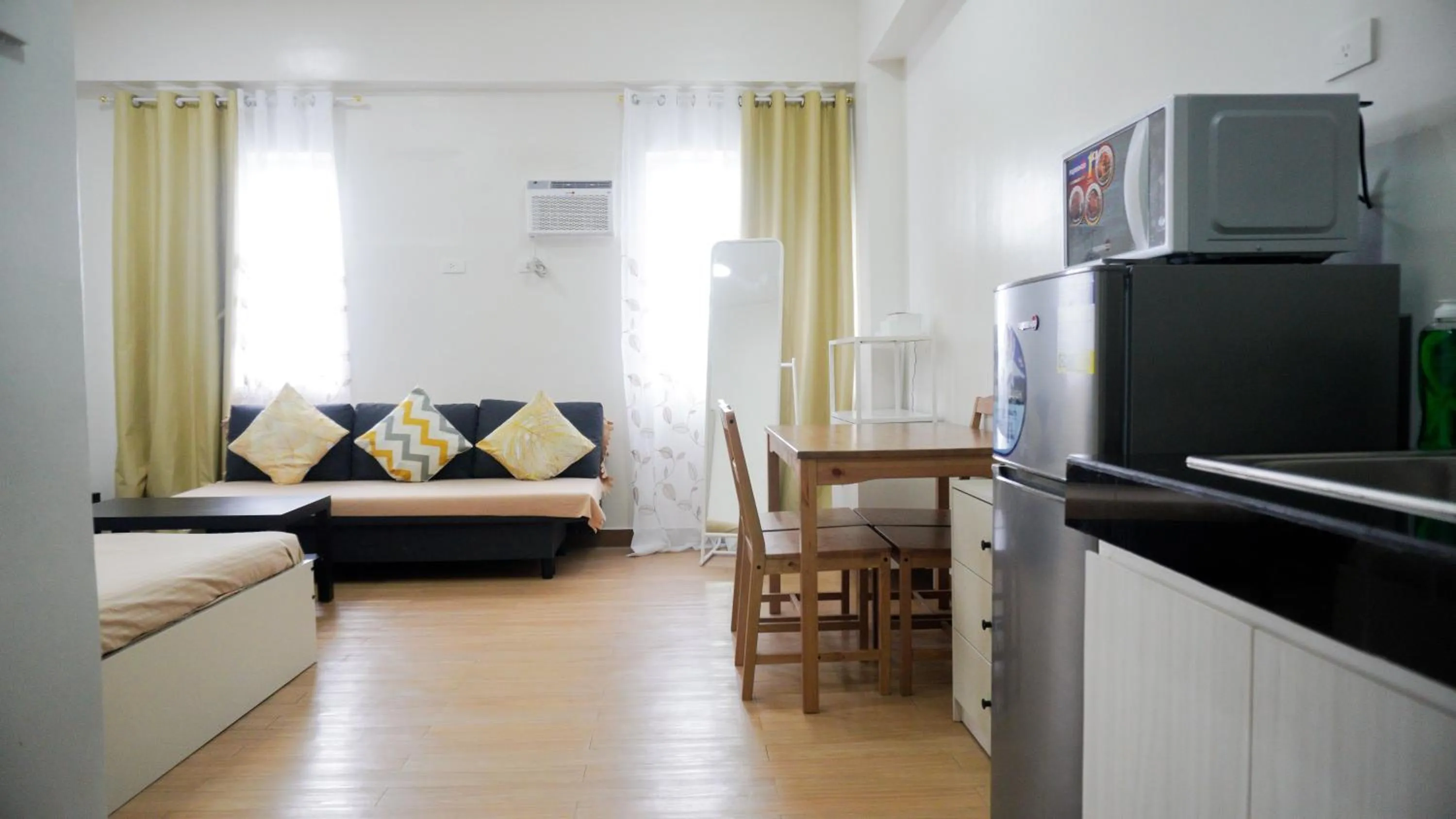 Warm & Cozy Retreat near SM City Trece Martires