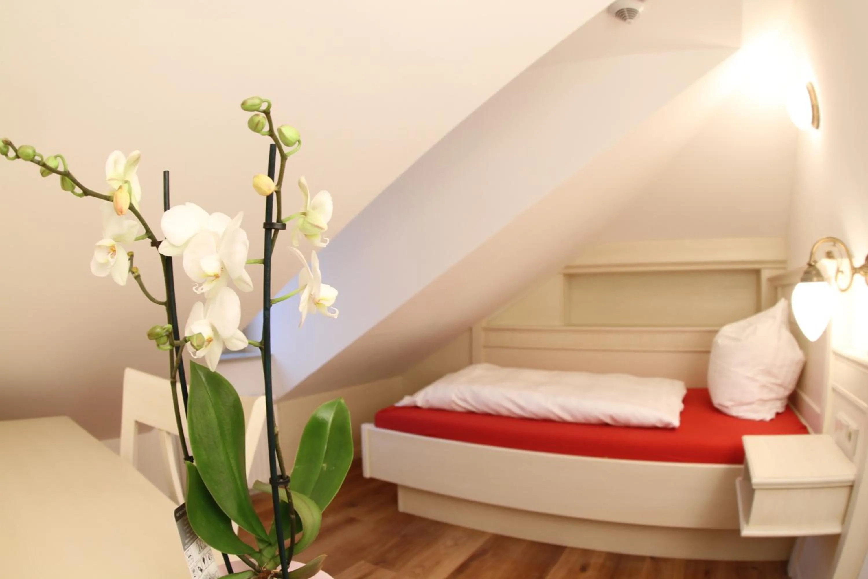 Decorative detail, Bed in Hotel Villa Victoria