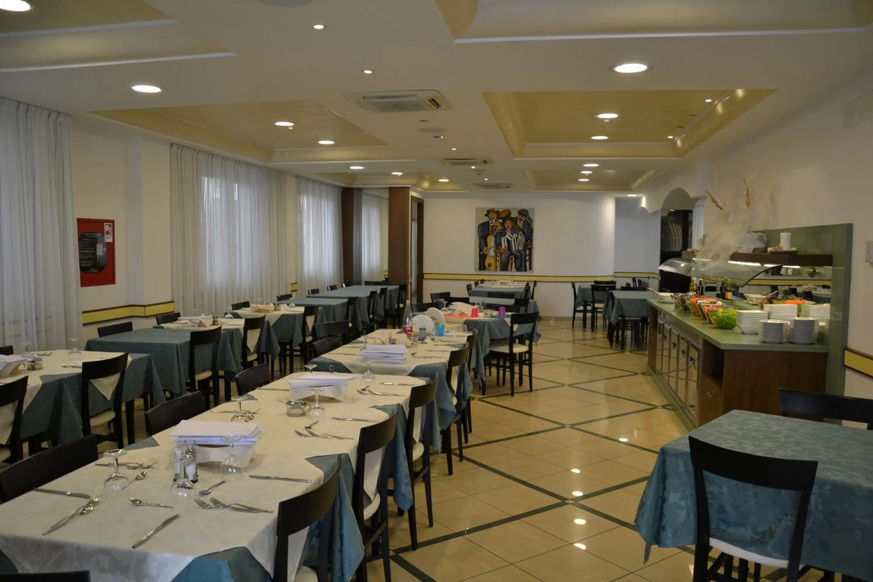 Restaurant/places to eat in Hotel Ariston