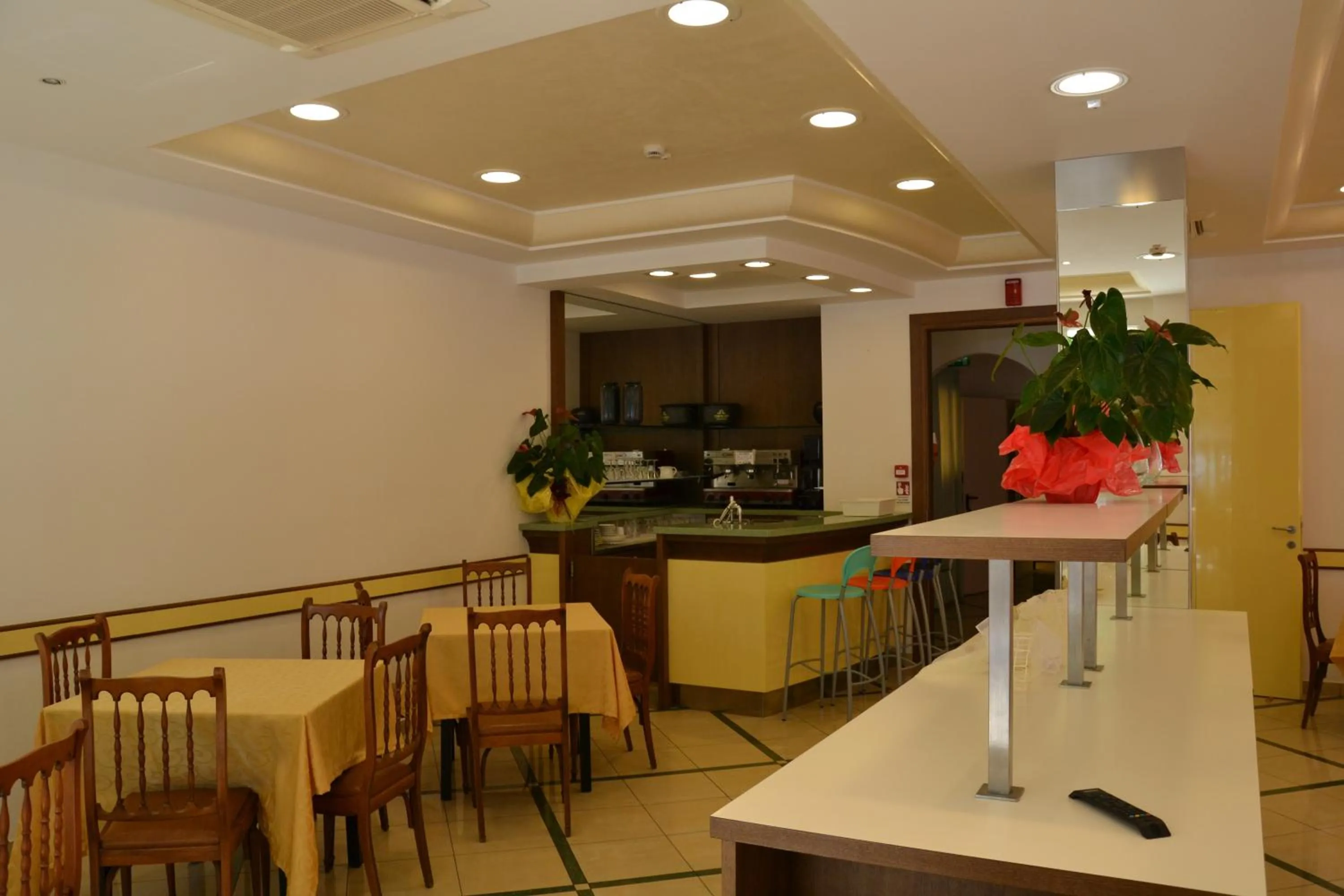 Restaurant/places to eat in Hotel Ariston