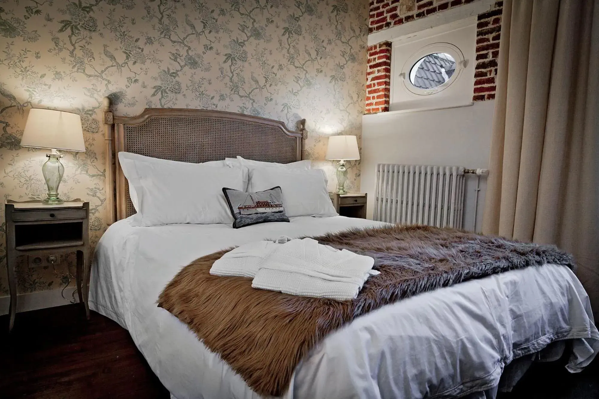 Double or Twin Room in Maison-76 Double or Twin Room in Maison-76