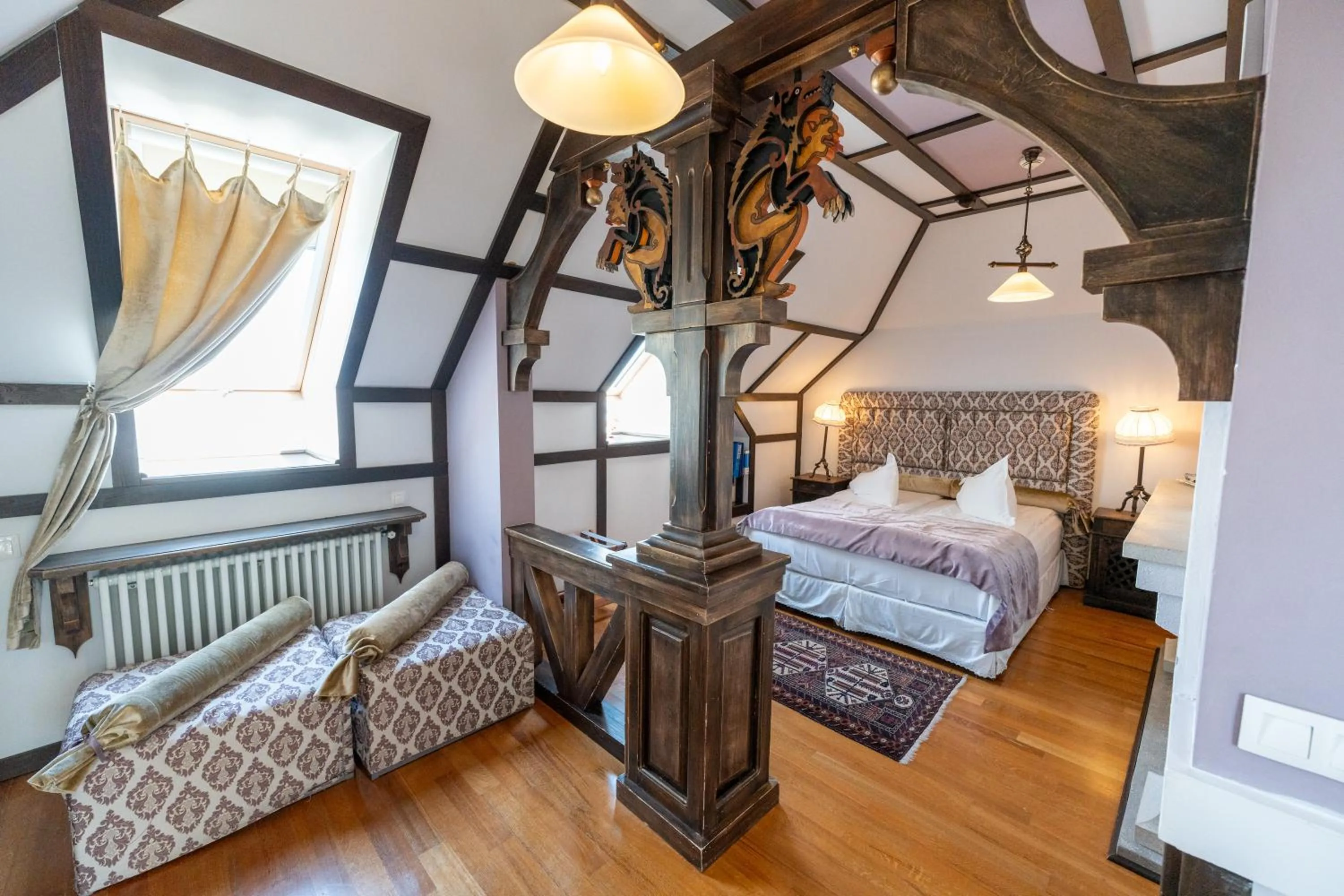 Bedroom, Bed in Casa Din Bran - Inn Center