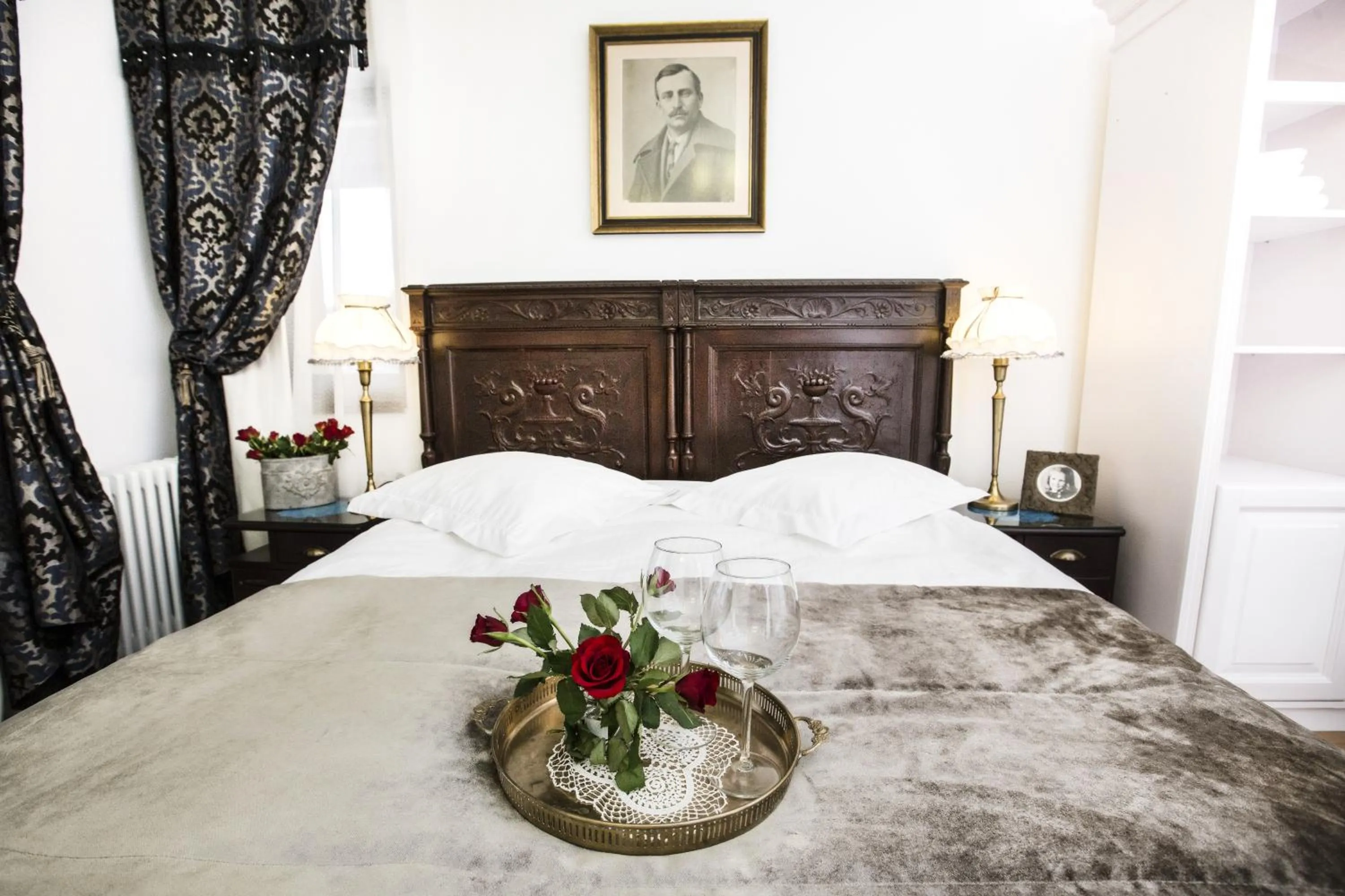 Bed in Casa Din Bran - Inn Center