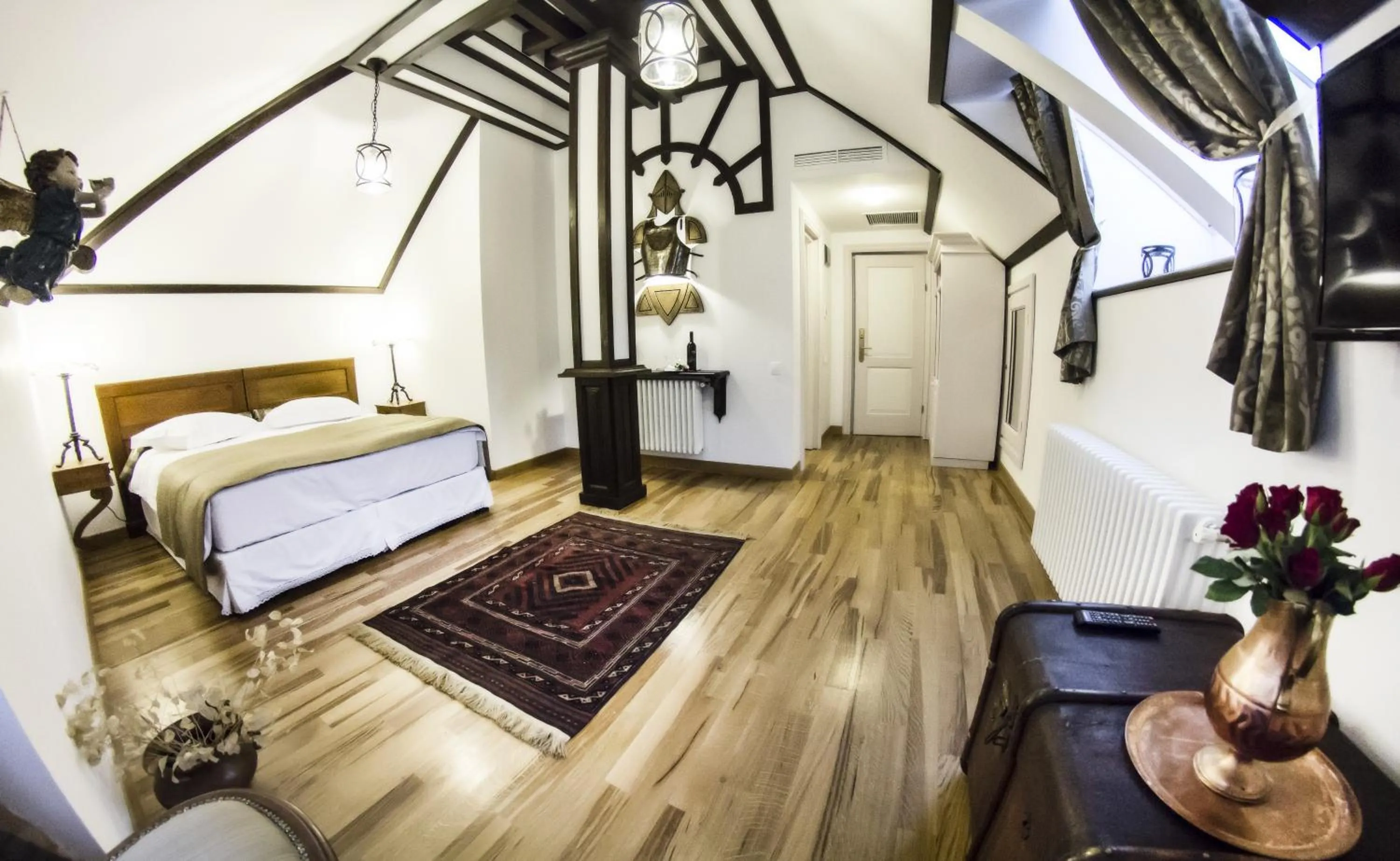 Photo of the whole room, Bed in Casa Din Bran - Inn Center