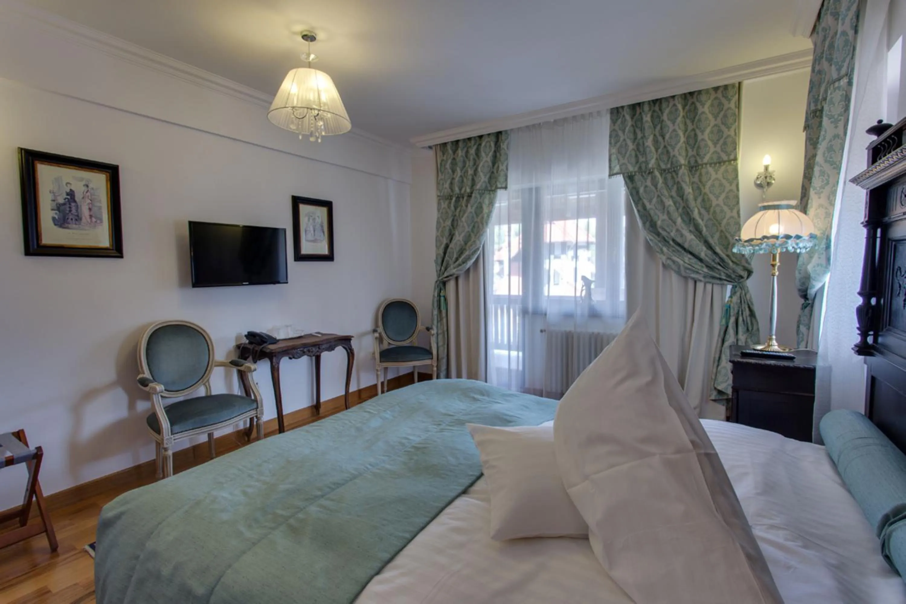 Bedroom, Bed in Casa Din Bran - Inn Center