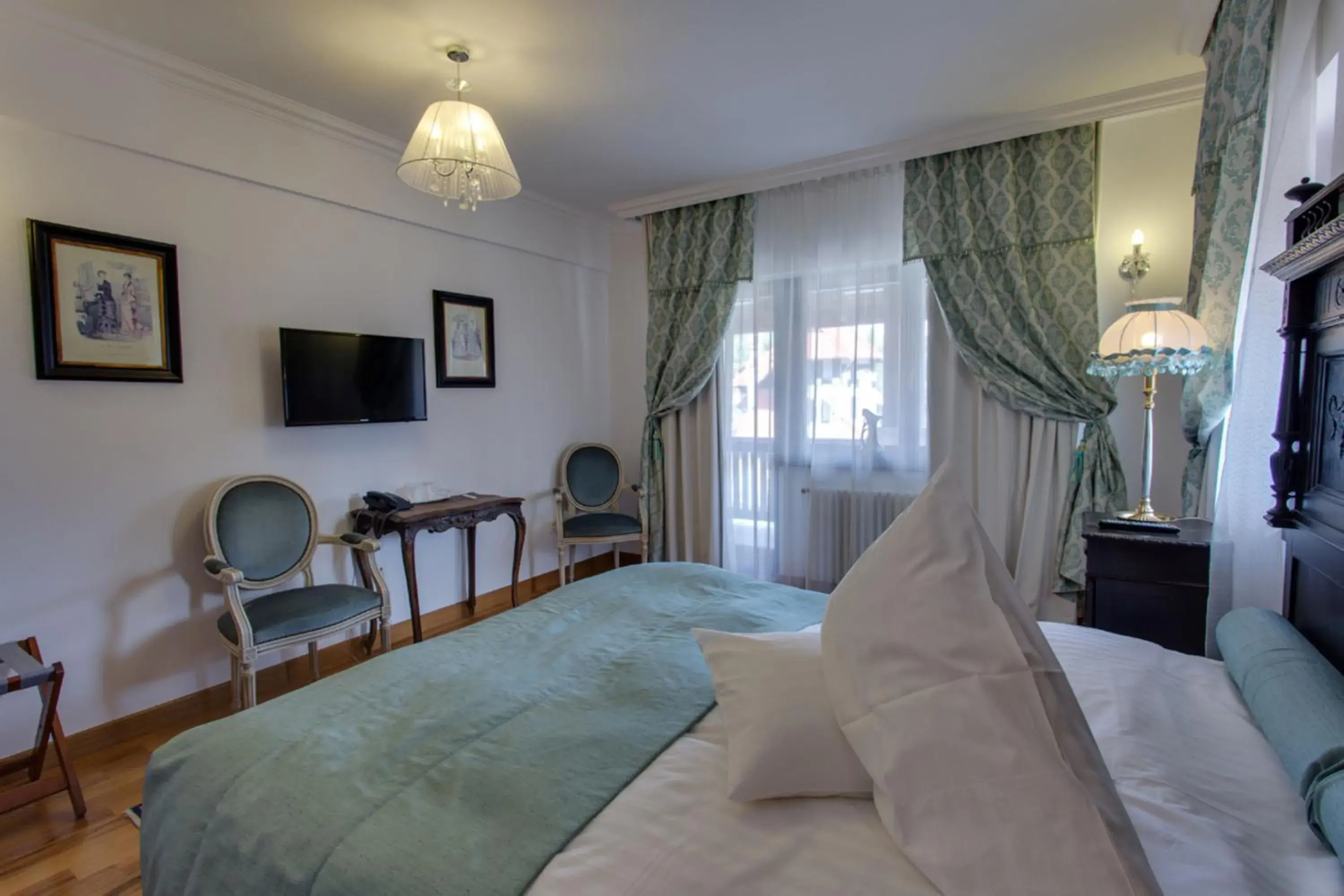 Double or Twin Room in Casa Din Bran - Inn Center Double or Twin Room in Casa Din Bran - Inn Center