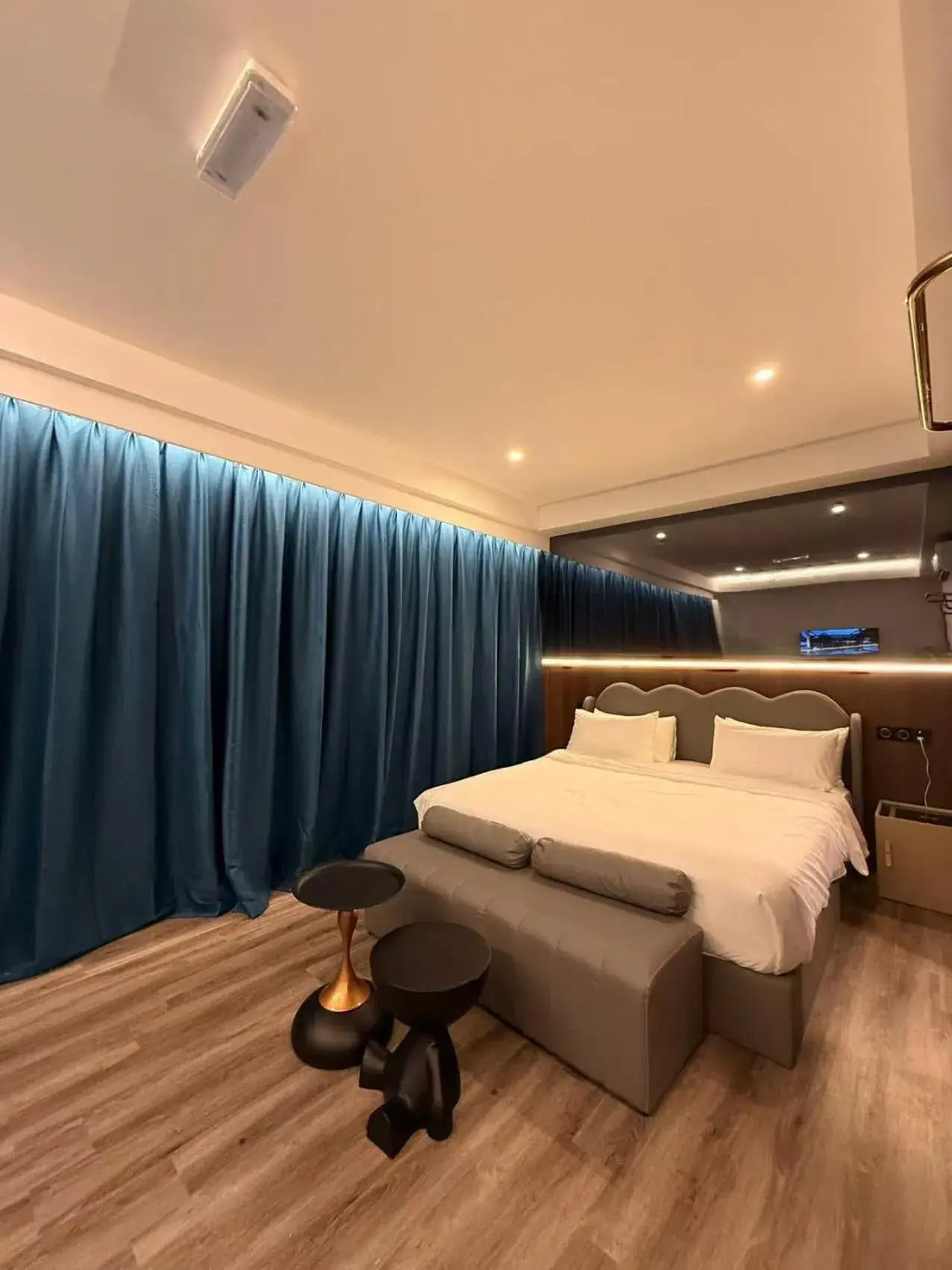 Bed in THE SWAN hotel Bed in THE SWAN hotel