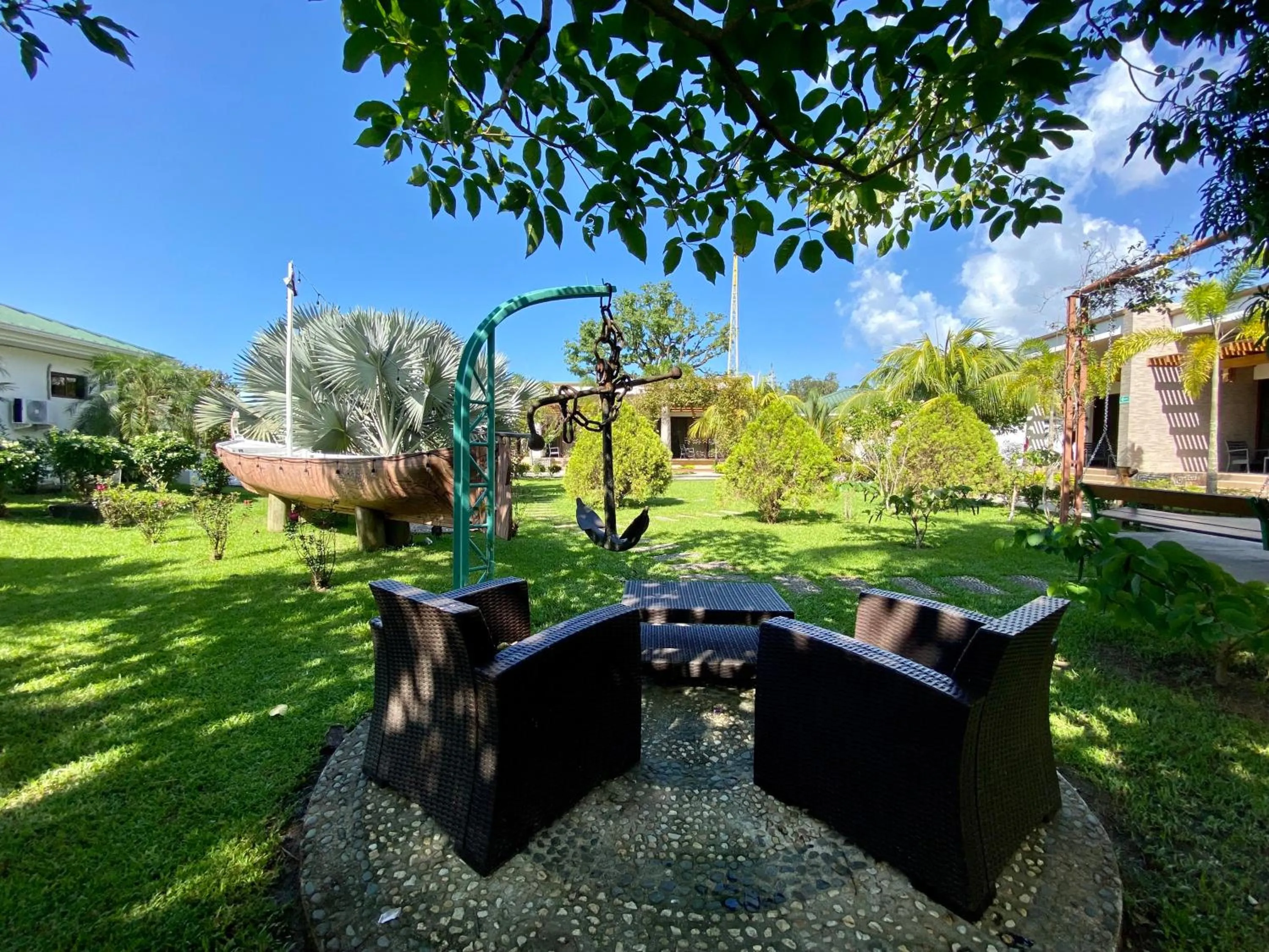 Paraiso Rainforest and Beach Hotel