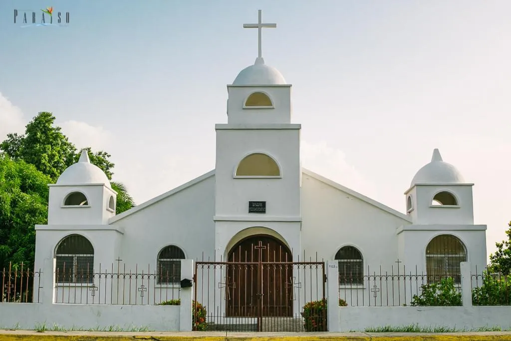 Paraiso Rainforest and Beach Hotel