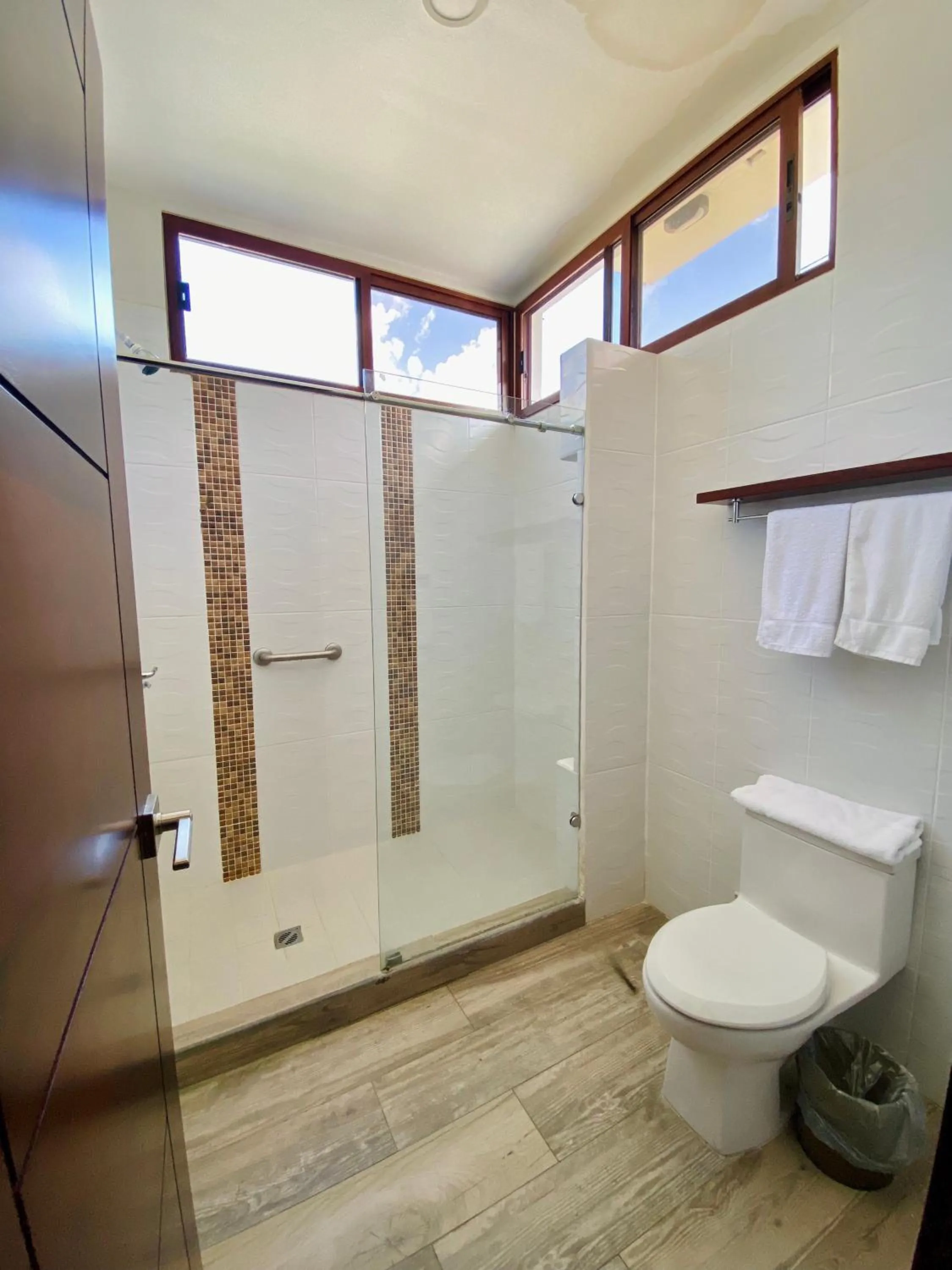 Paraiso Rainforest and Beach Hotel