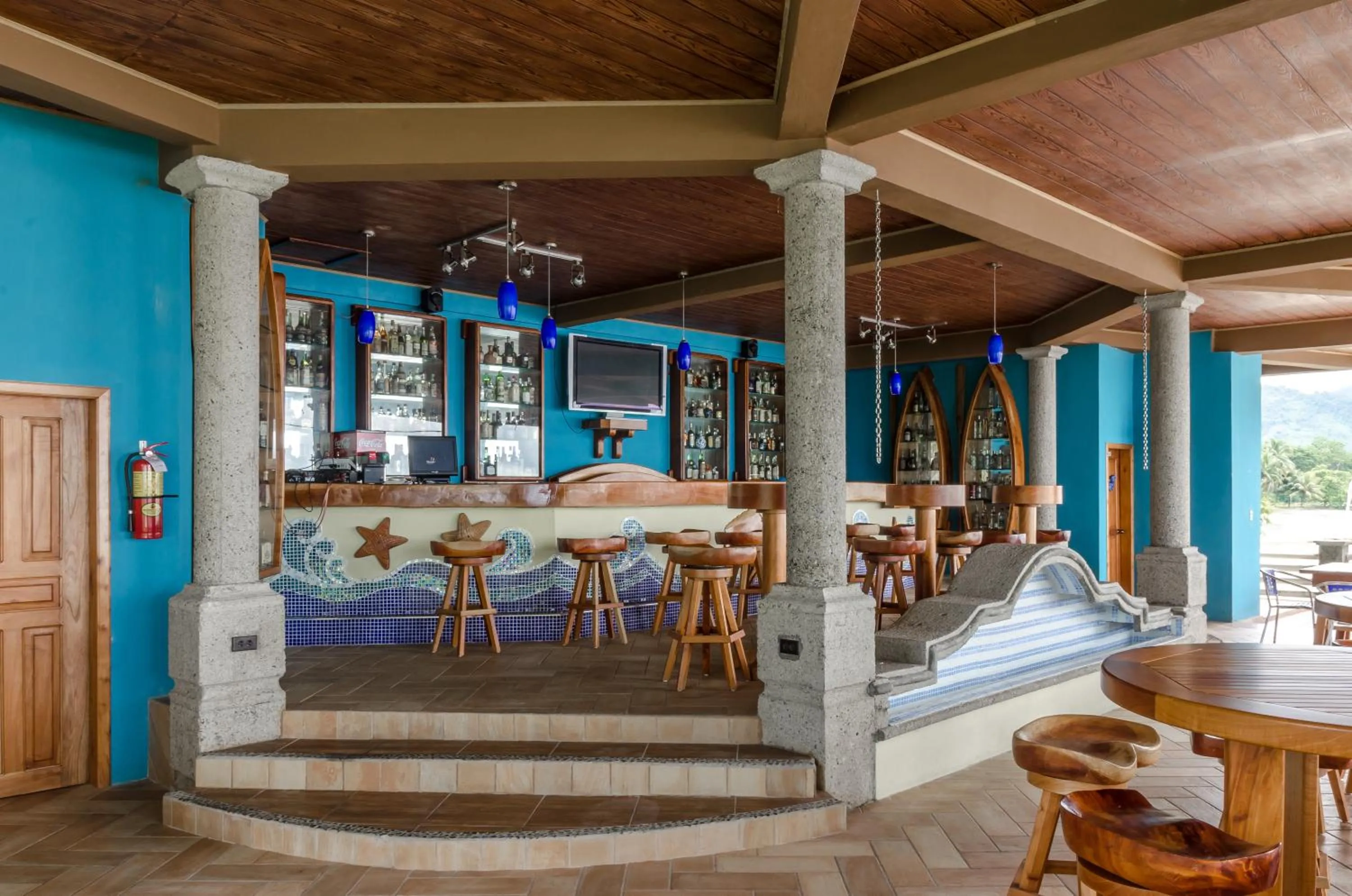 Lounge or bar in Paraiso Rainforest and Beach Hotel