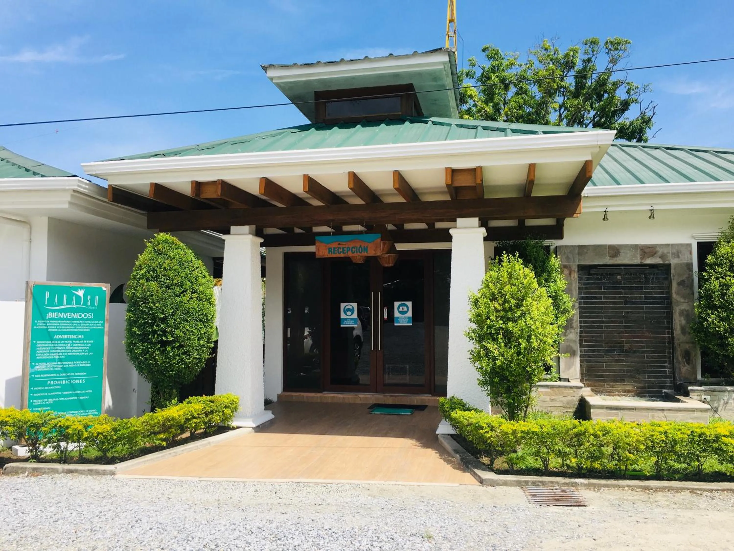 Paraiso Rainforest and Beach Hotel