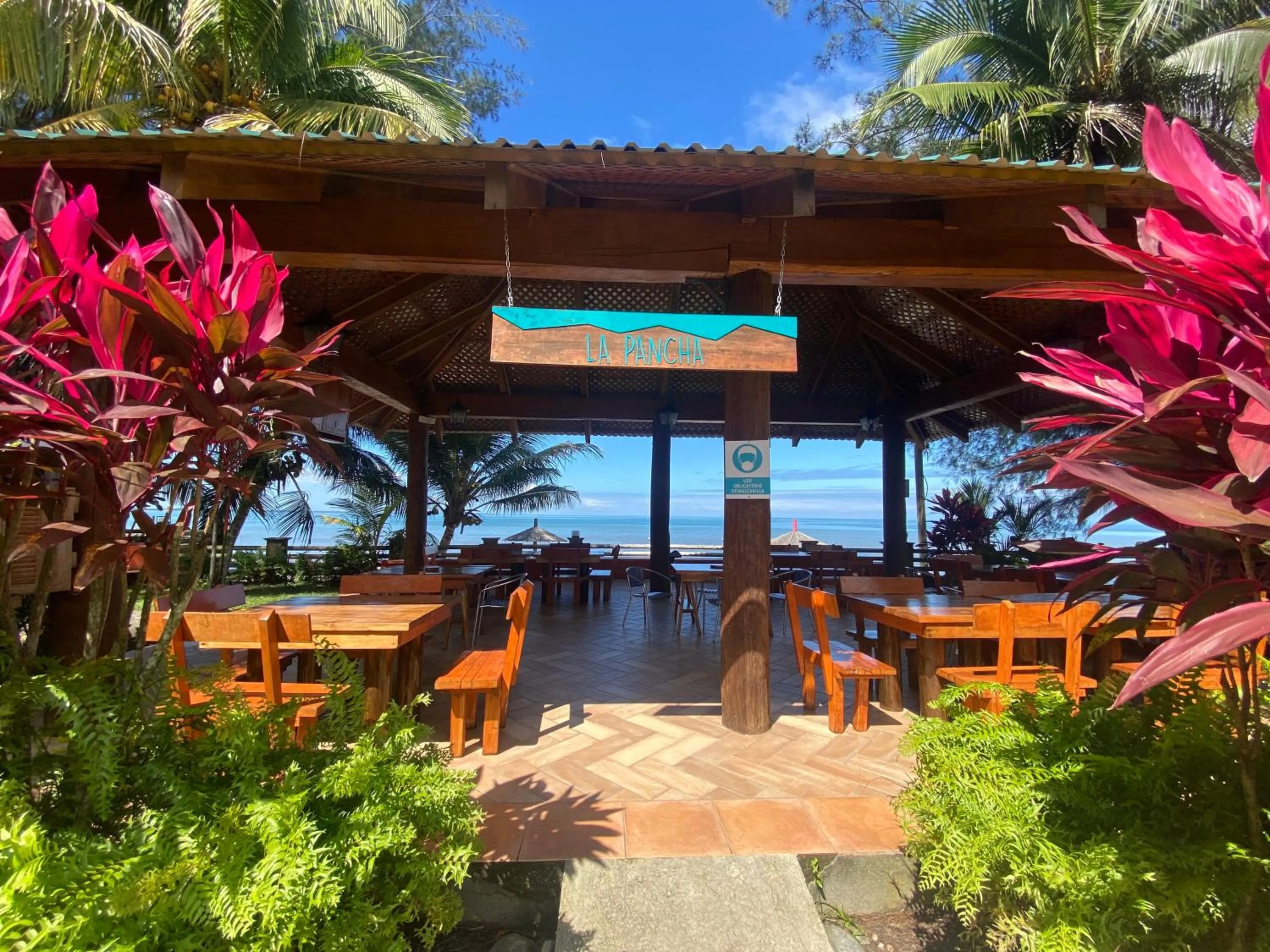 Paraiso Rainforest and Beach Hotel