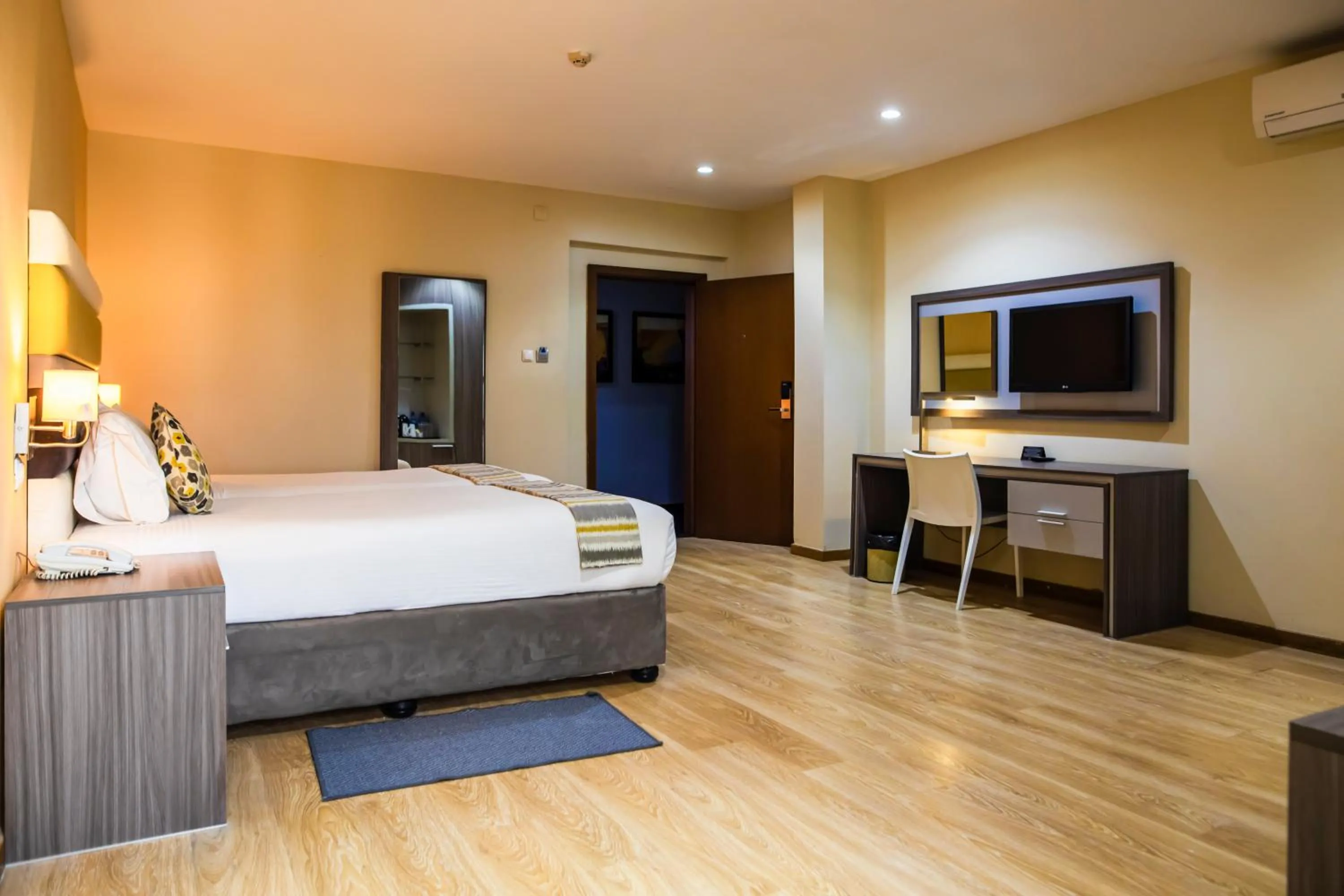 Bedroom, Bed in WL Hotel Maputo - City Center