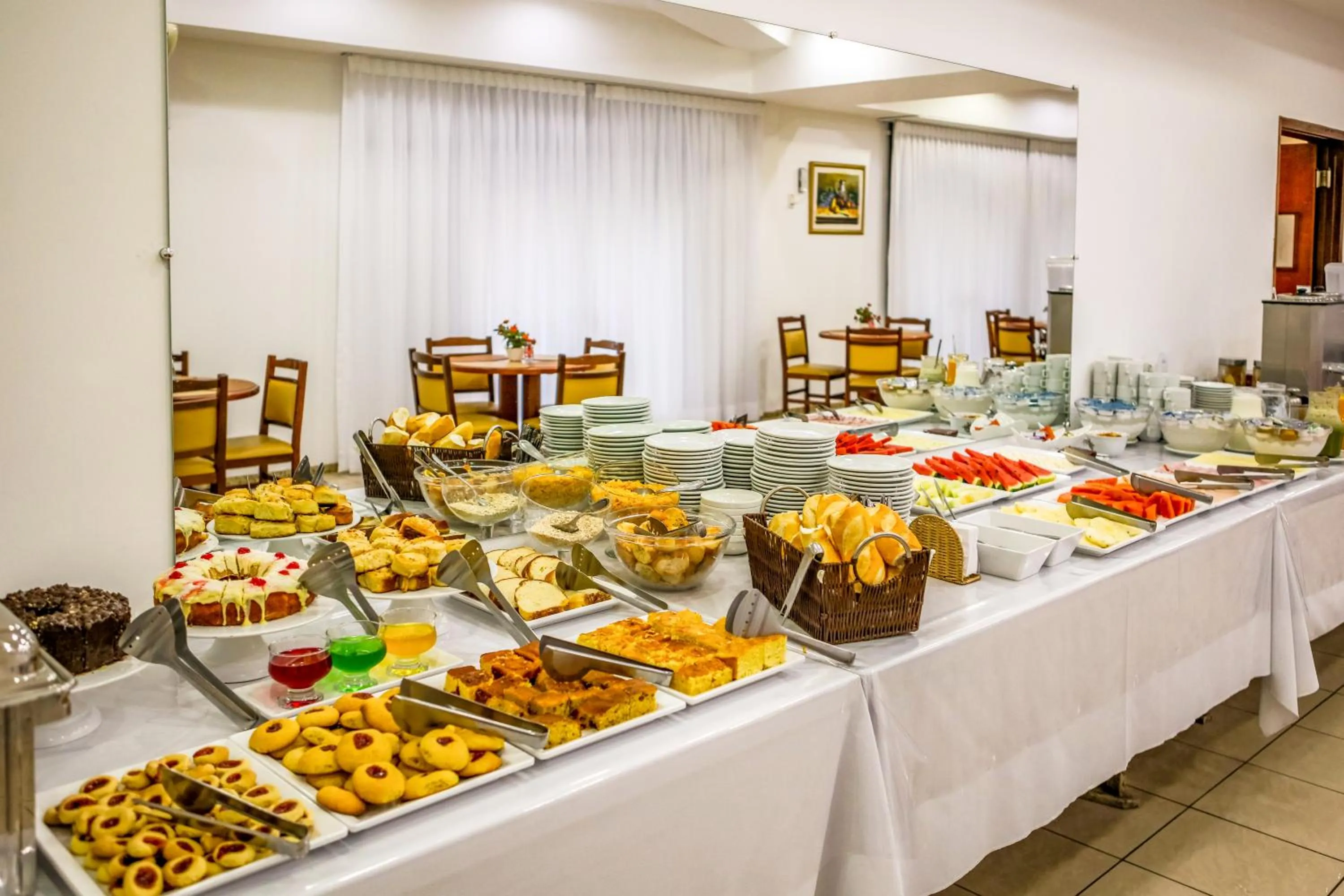 Buffet breakfast in Hotel Itapema