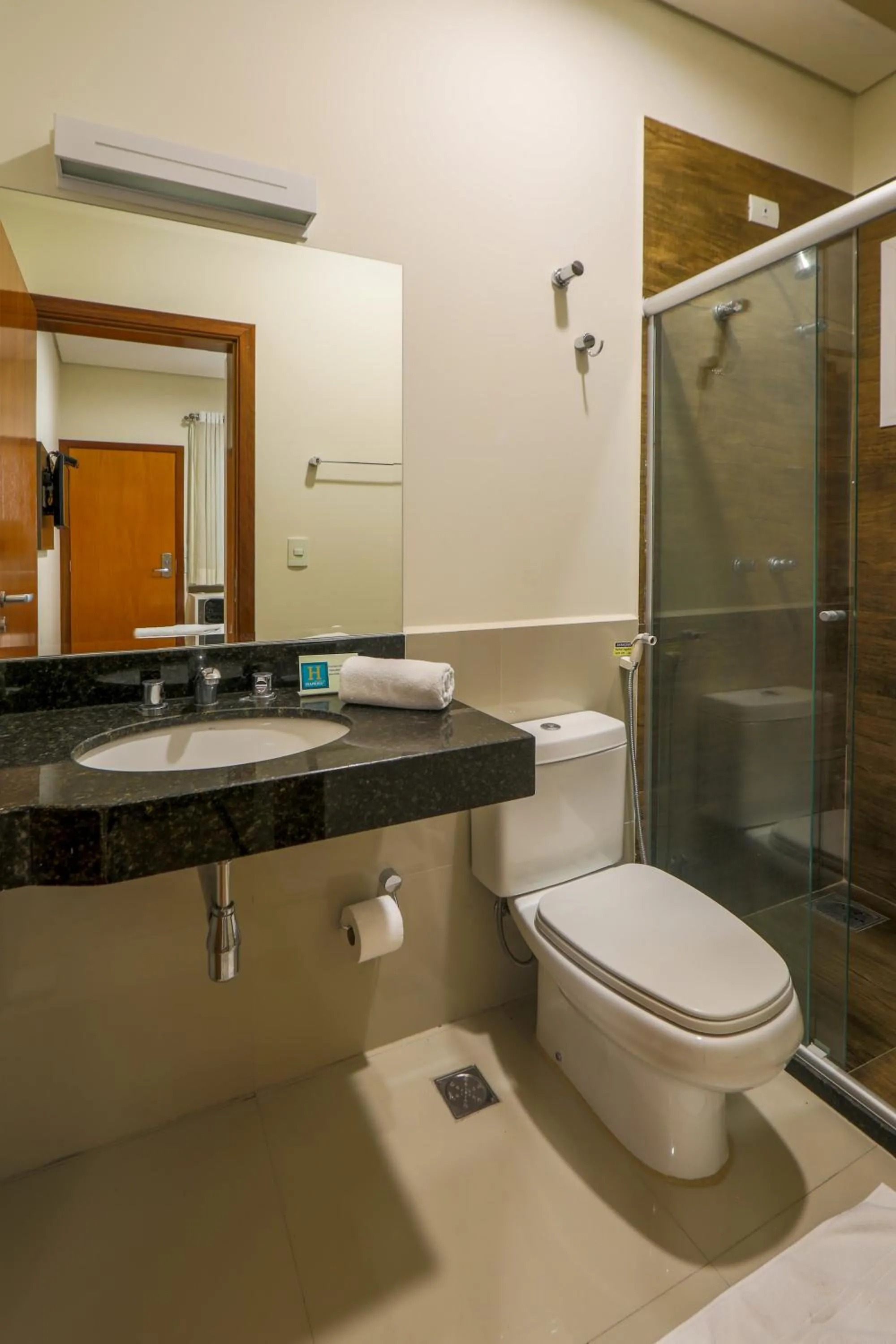 Toilet in Hotel Itapema