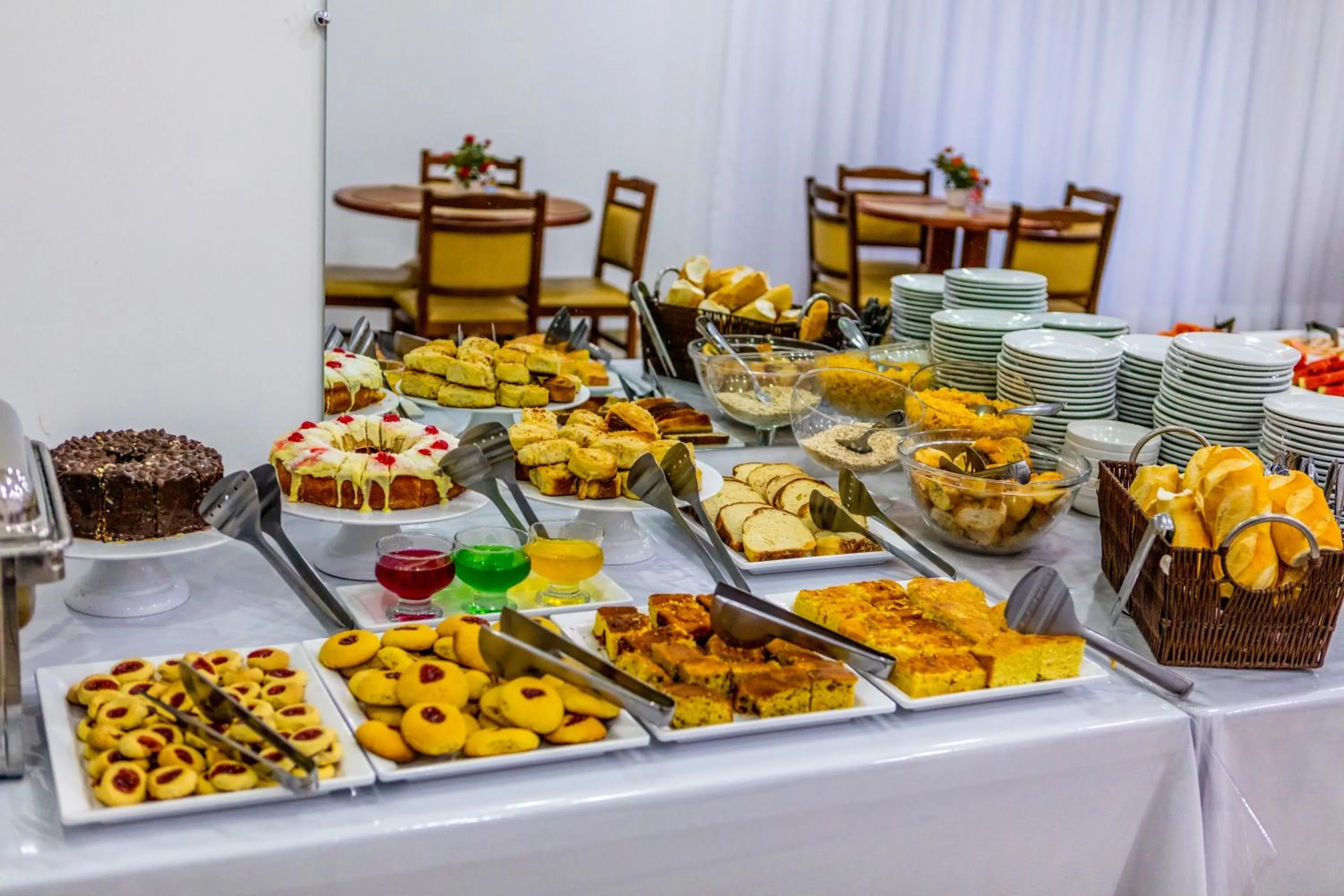 Buffet breakfast in Hotel Itapema