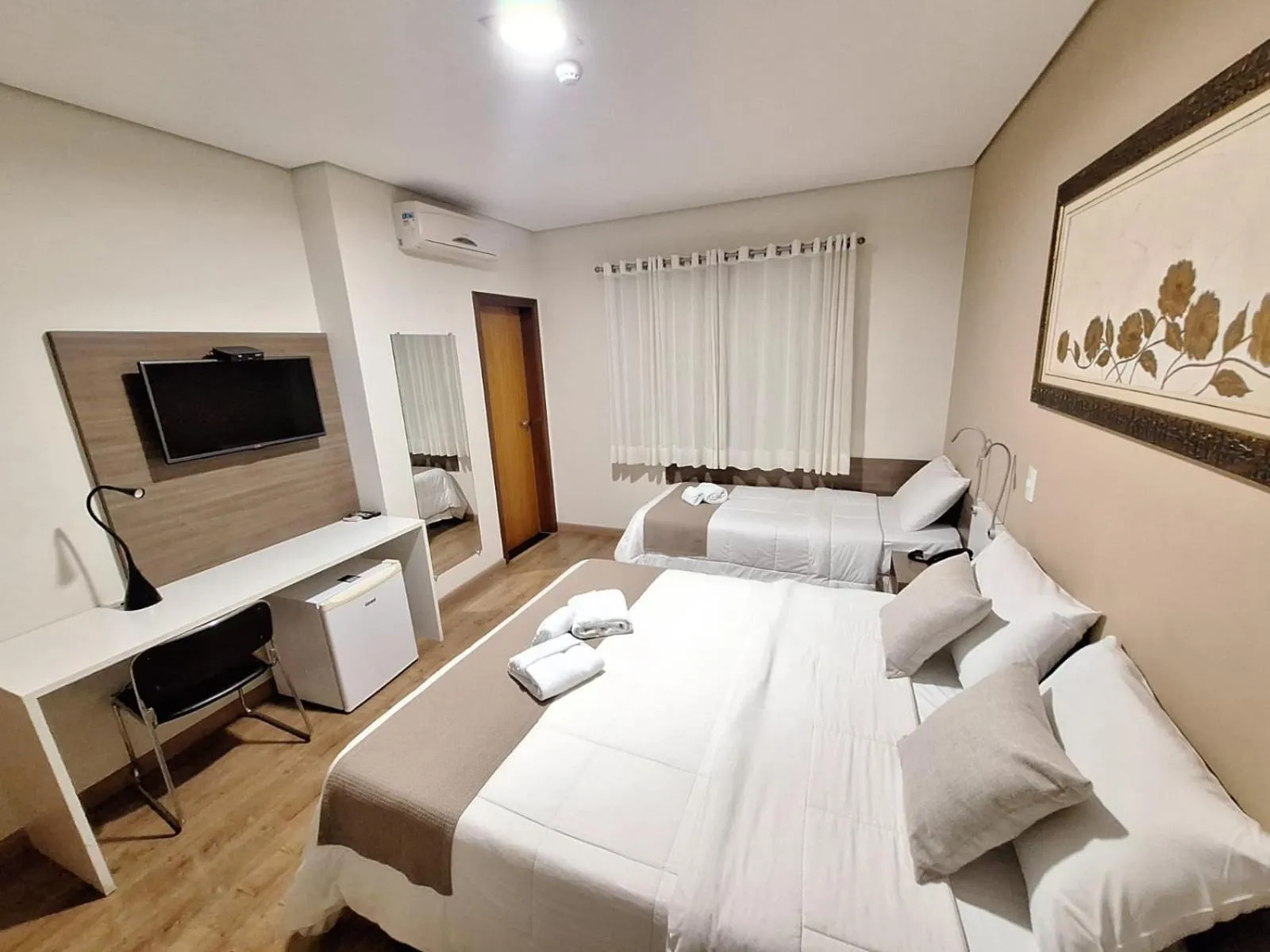 Photo of the whole room, Bed in Hotel Itapema