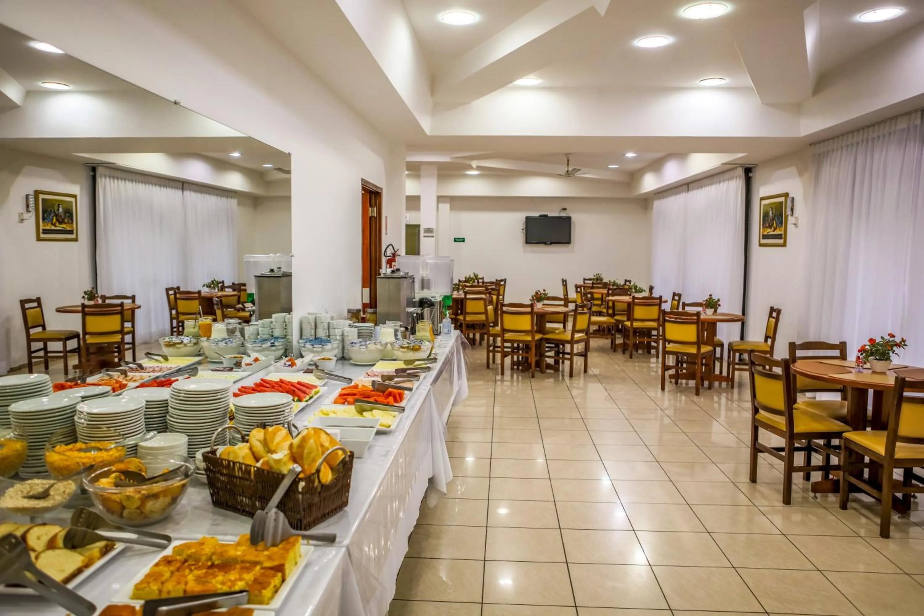 Buffet breakfast in Hotel Itapema