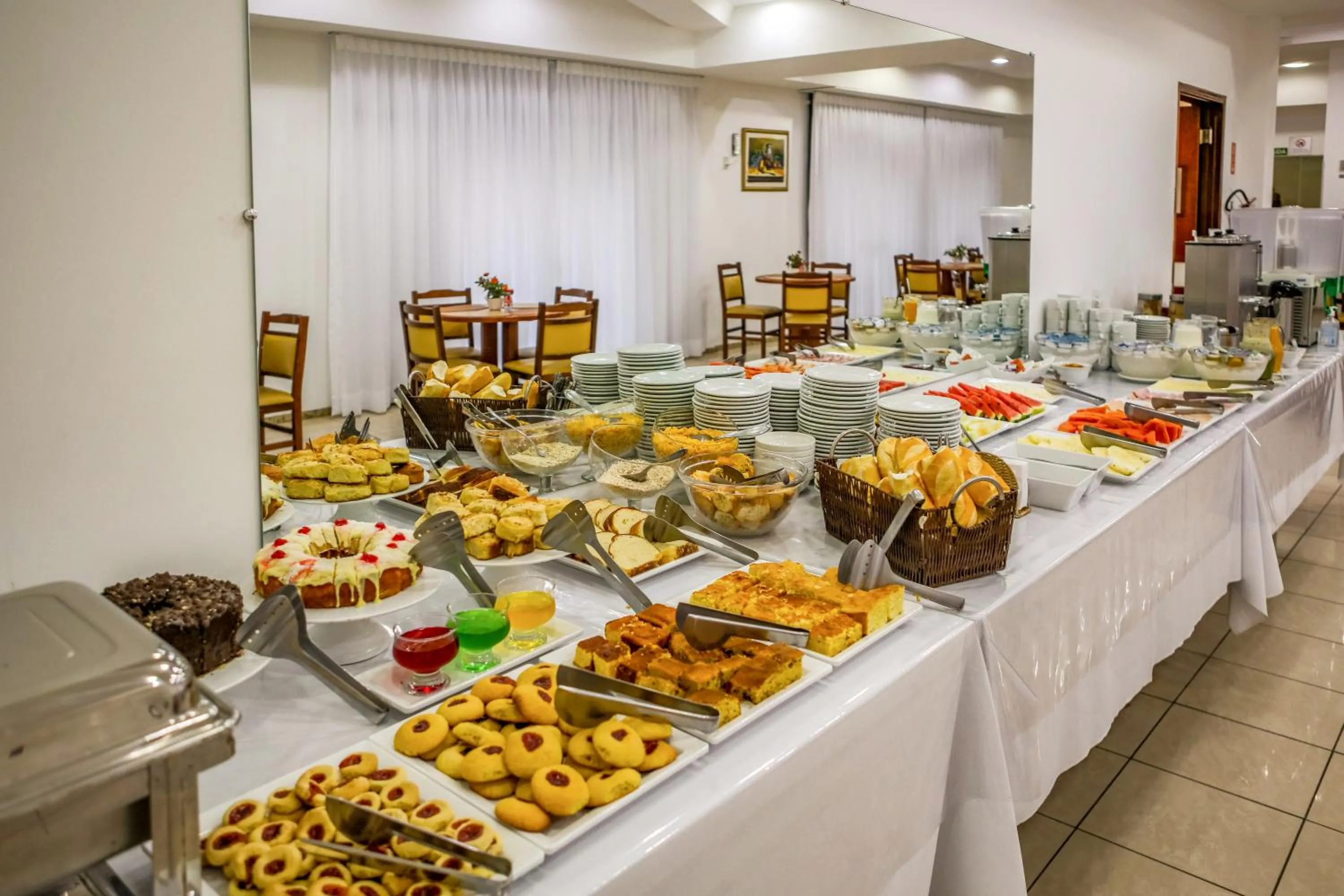 Buffet breakfast in Hotel Itapema