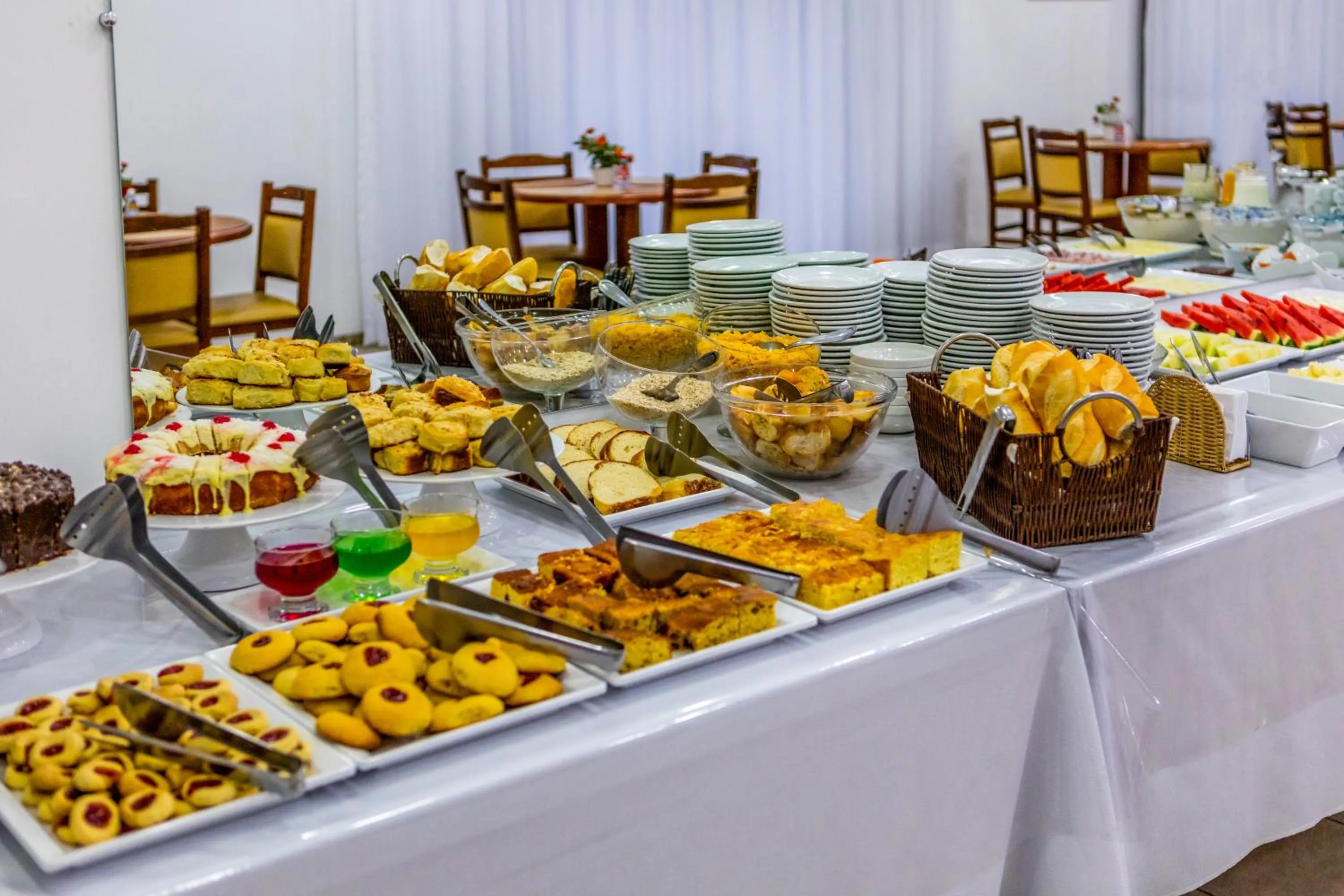 Buffet breakfast in Hotel Itapema