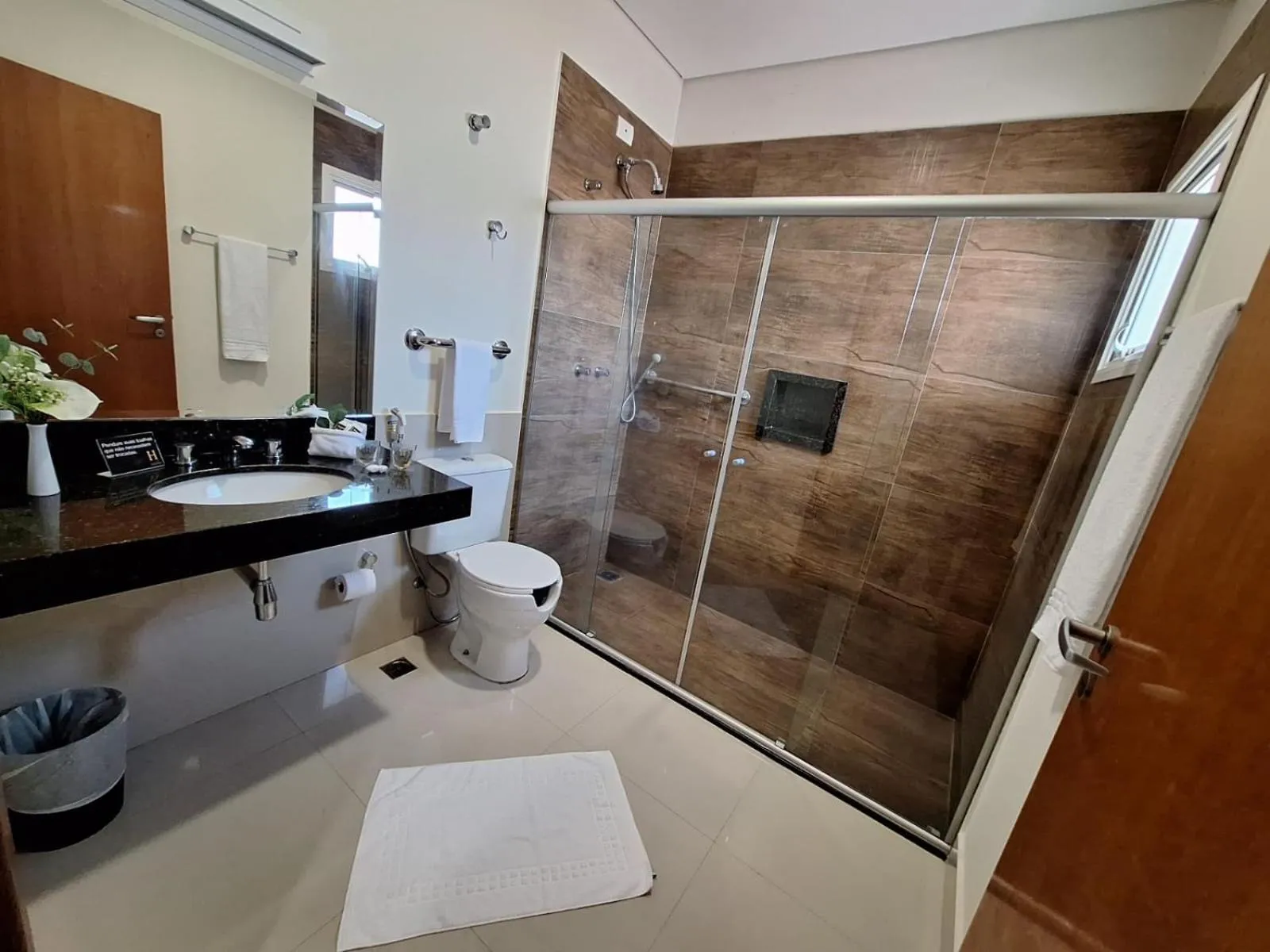 Photo of the whole room in Hotel Itapema