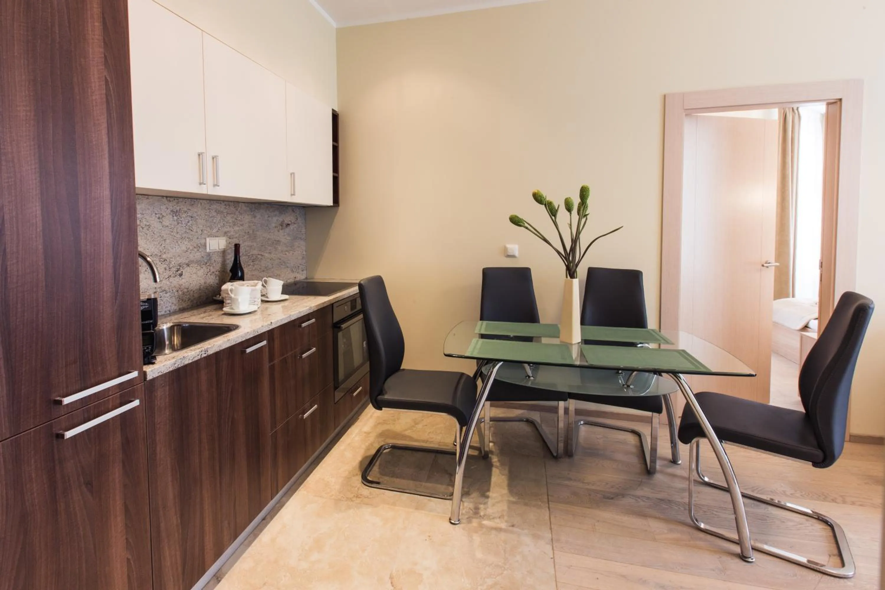 Kitchen or kitchenette in Katrin Apartments