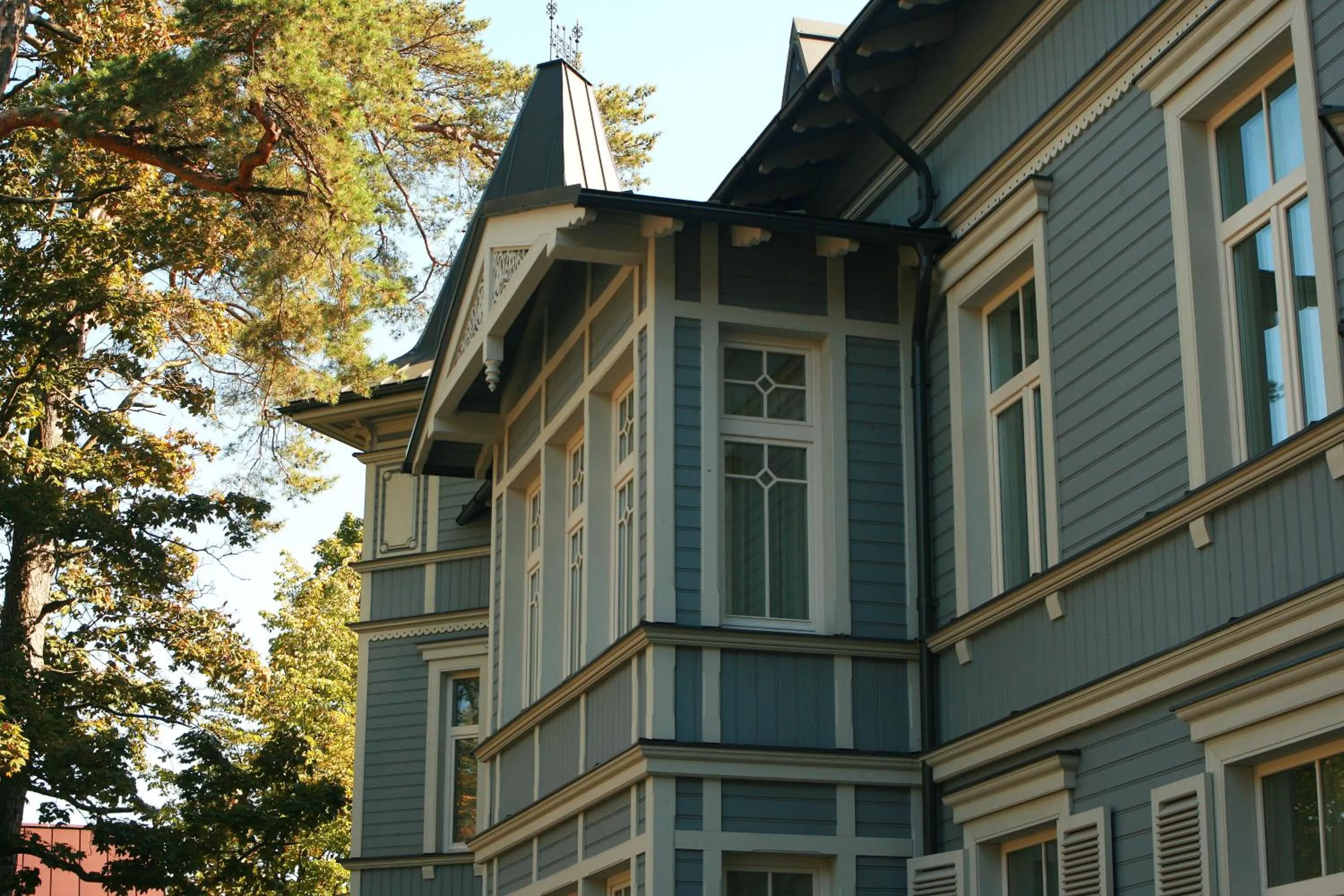 Property building in Katrin Apartments