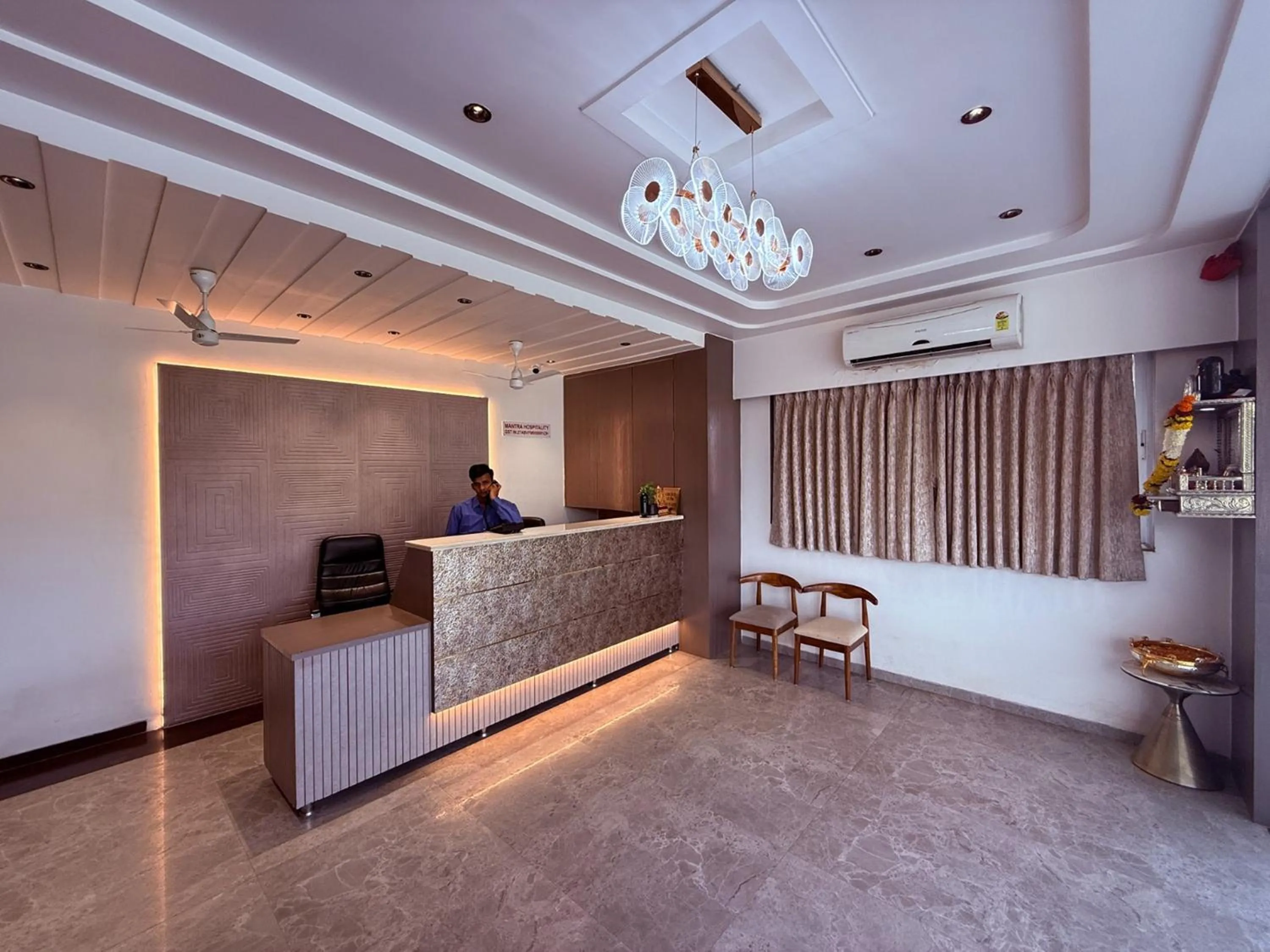 Lobby or reception, Bed in Hotel Kushala Grand, Dombivali