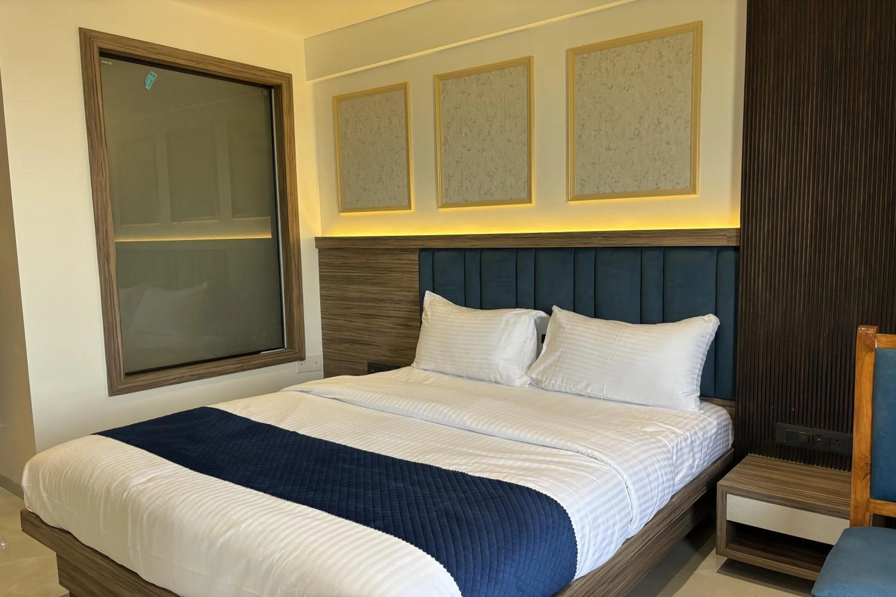 Bed in Hotel Kushala Grand, Dombivali