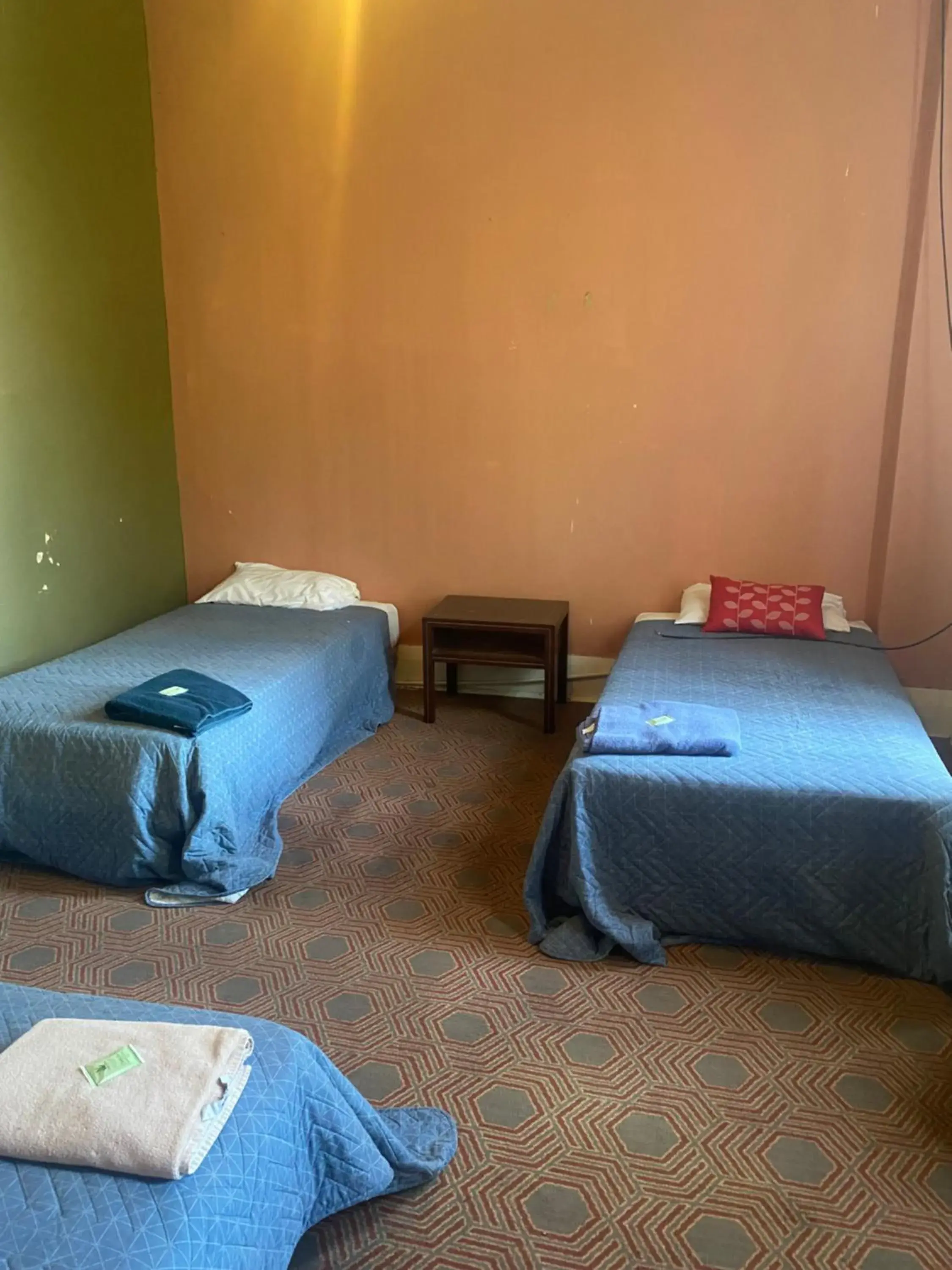 Twin Room with Shared Bathroom - single occupancy in Culcairn Hotel Twin Room with Shared Bathroom - single occupancy in Culcairn Hotel