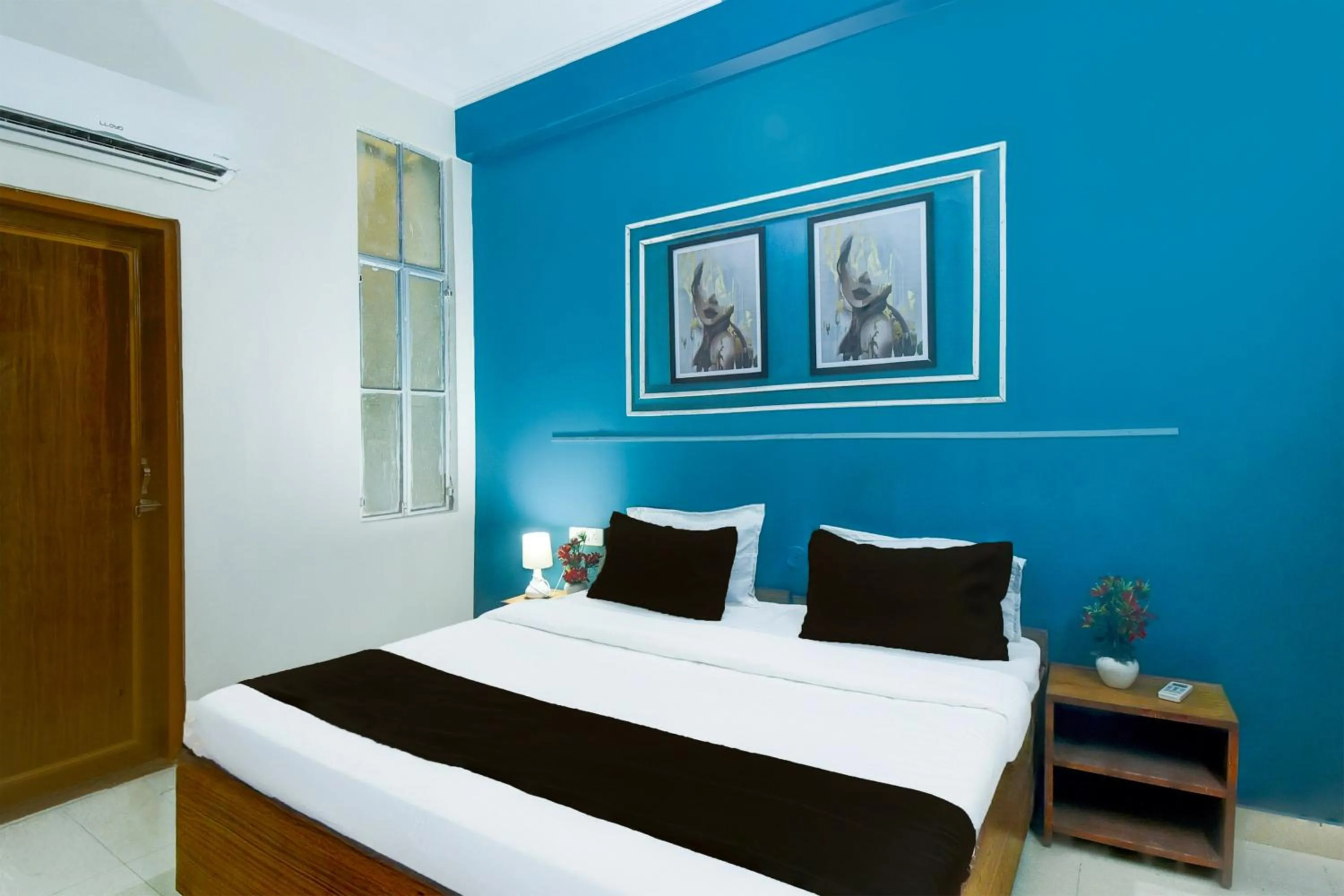 Bedroom in Hotel O SS