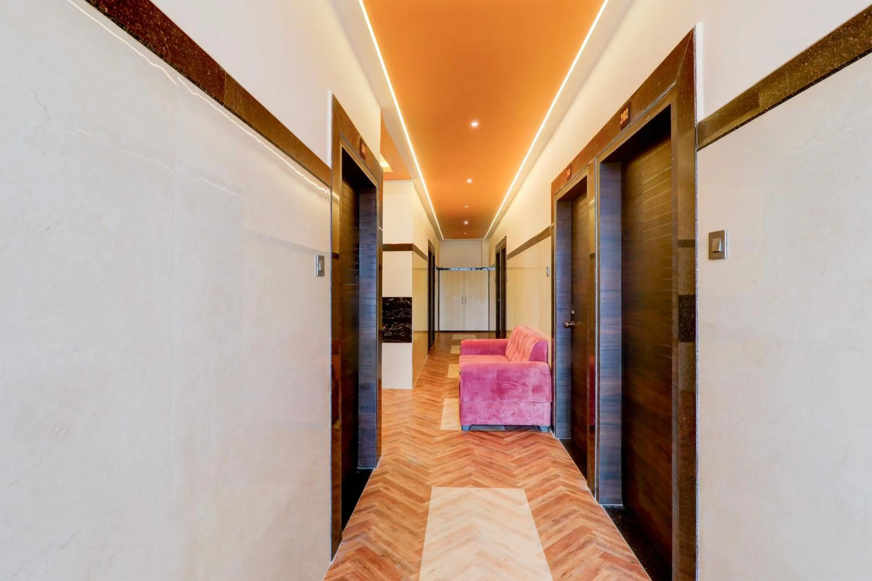 Lobby or reception in Collection O Siddharth Near A to Z Electronics