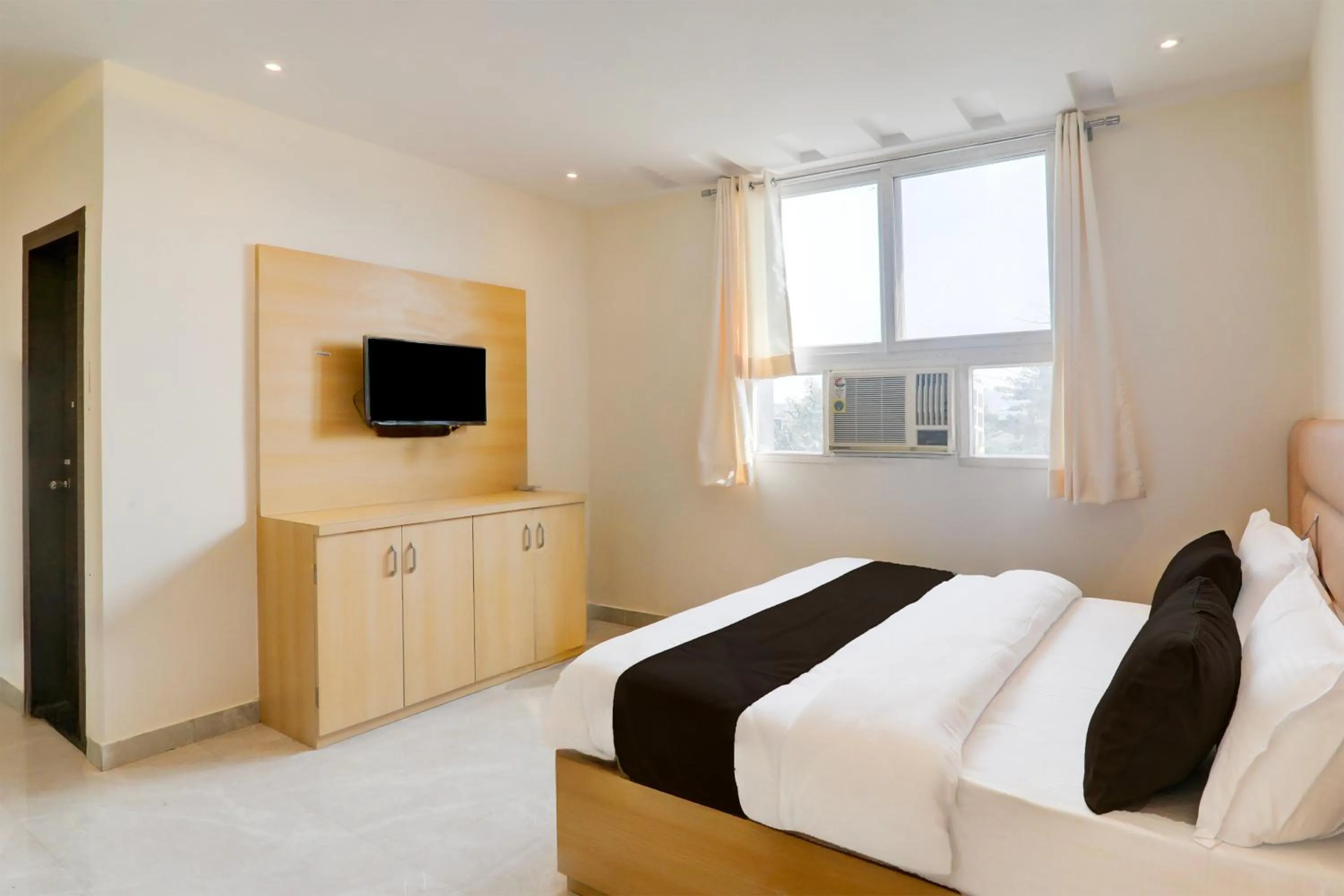 Bedroom in Collection O Siddharth Near A to Z Electronics