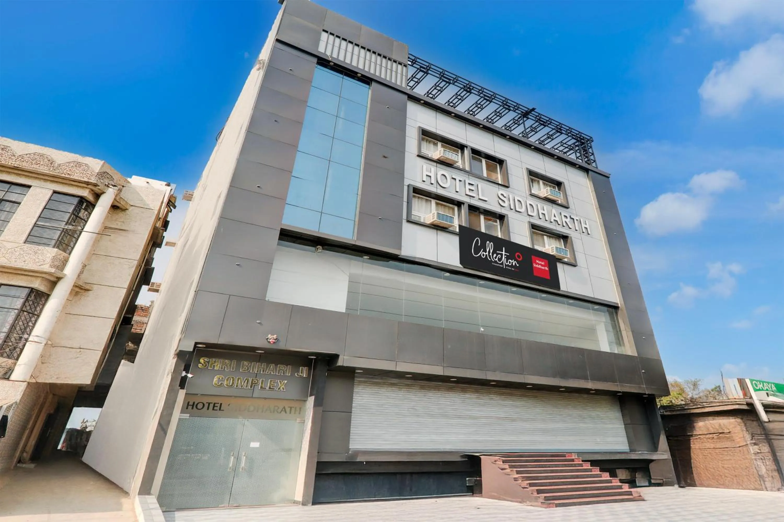 Facade/entrance in Collection O Siddharth Near A to Z Electronics