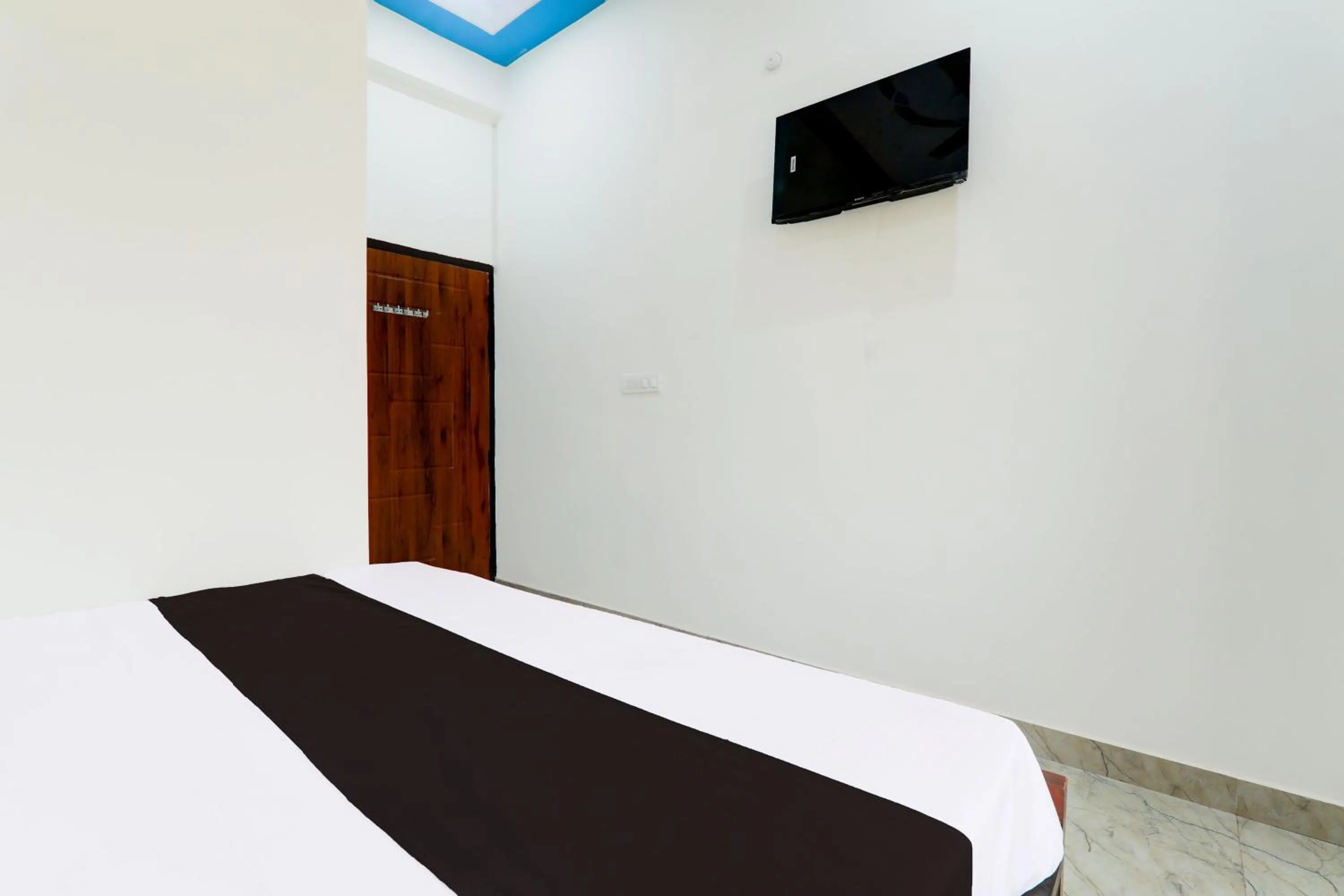 Bedroom, Bed in Hotel O Regalia Palace and Lawn