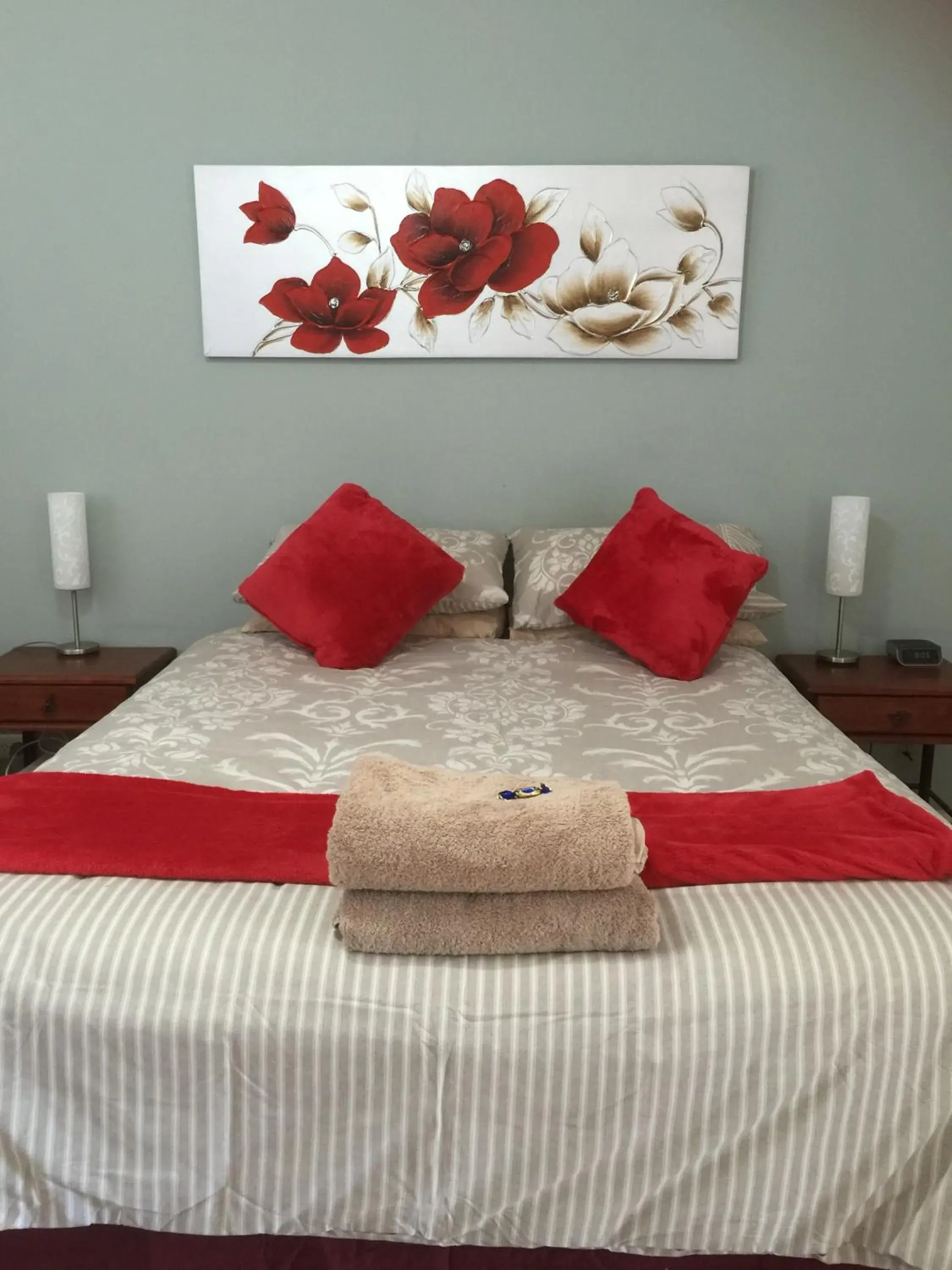 Bedroom, Bed in The Nosh & Nod - Avon Terrace Bedroom, Bed in The Nosh & Nod - Avon Terrace