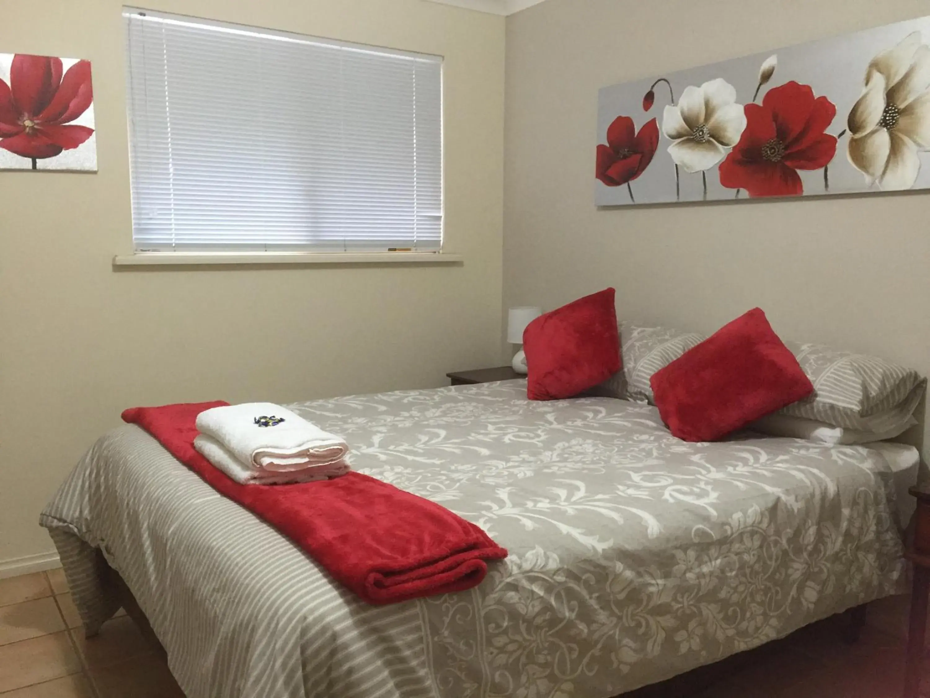 Bedroom, Bed in The Nosh & Nod - Avon Terrace Bedroom, Bed in The Nosh & Nod - Avon Terrace