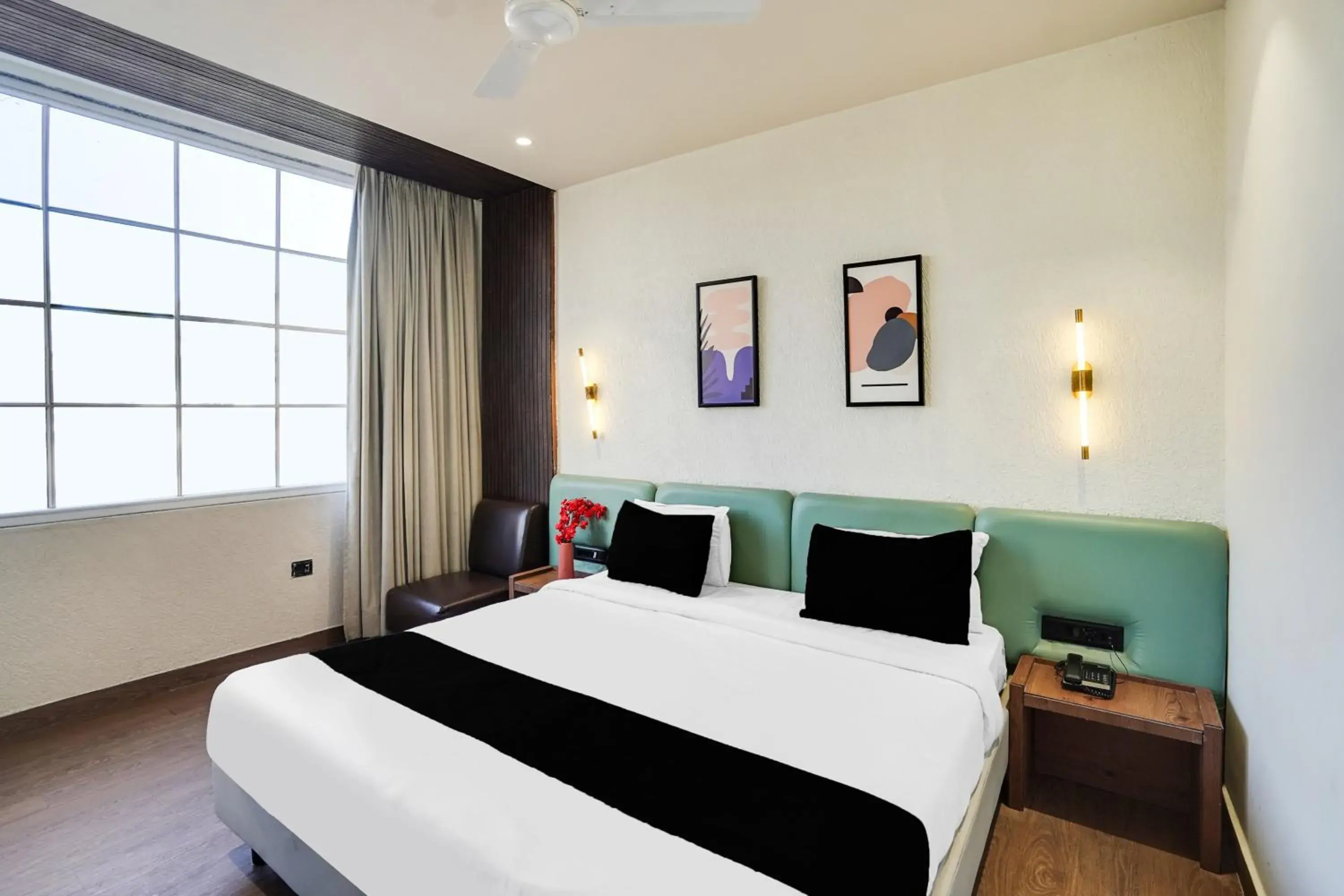 Classic Triple Room - single occupancy in Super Townhouse Arvind Marg Pachamarhi Classic Triple Room - single occupancy in Super Townhouse Arvind Marg Pachamarhi