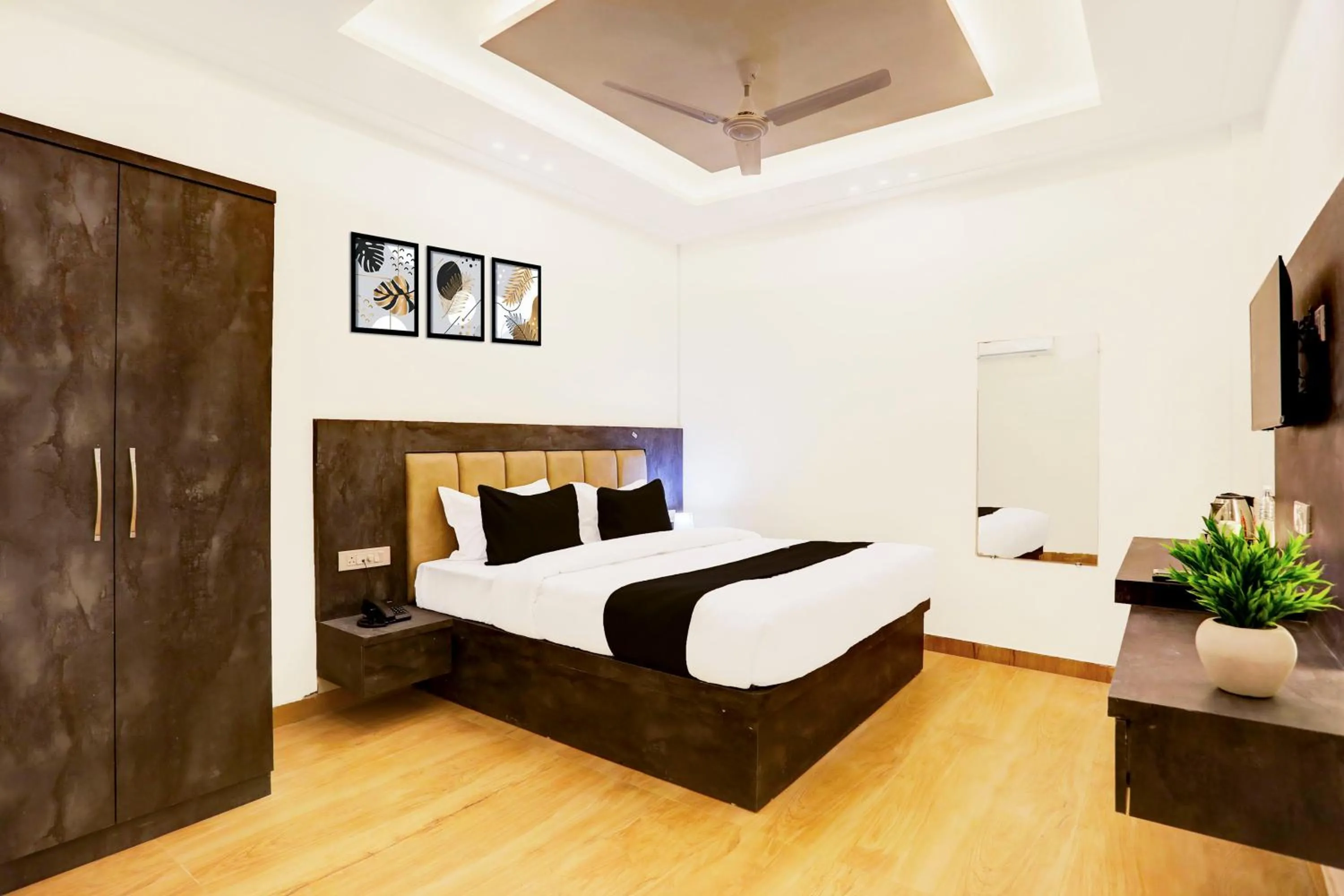 Super Townhouse Balua Road Pahadiya