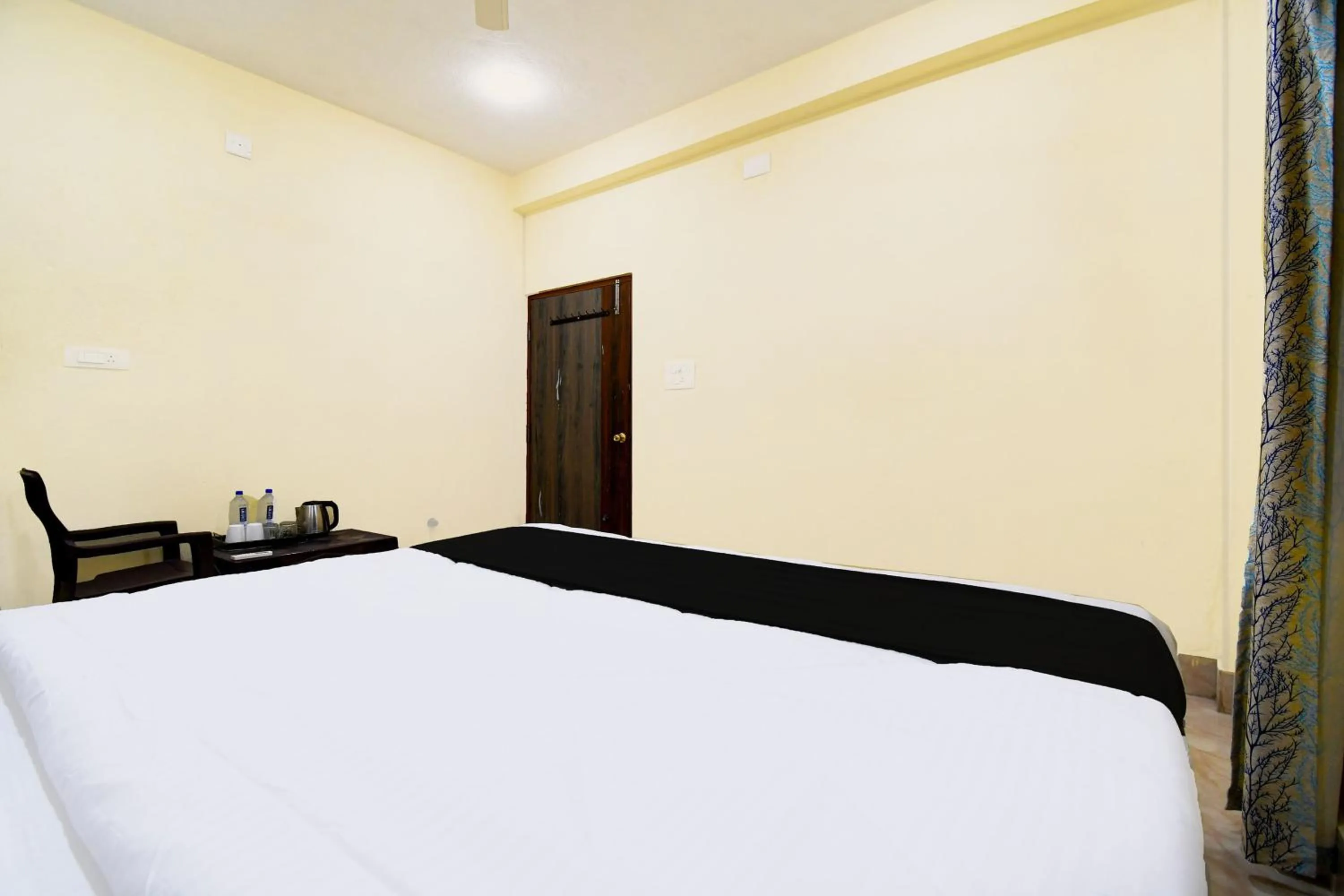 Bedroom, Bed in Hotel O HIGHWAY STAY IN