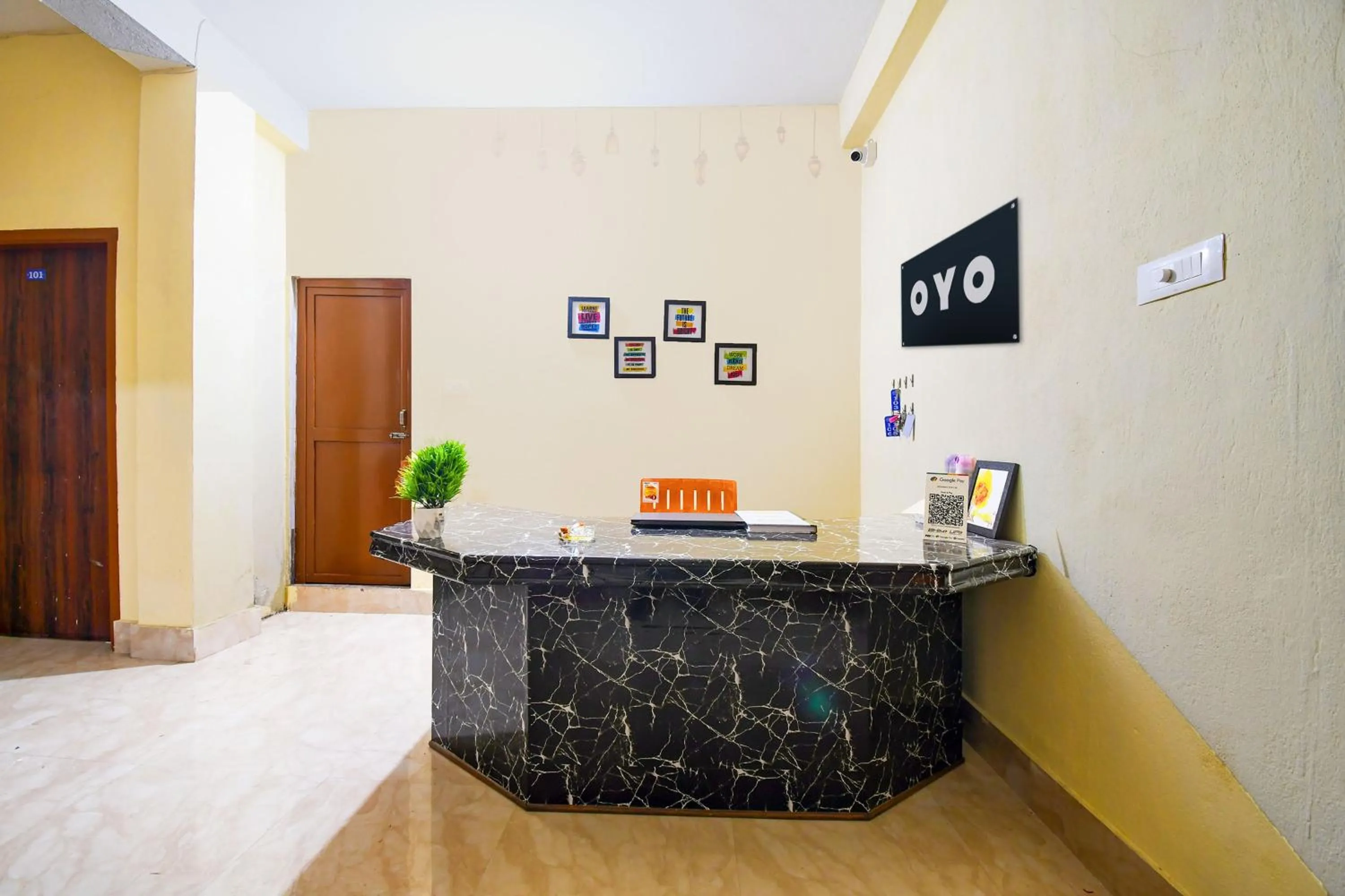 Lobby or reception in Hotel O HIGHWAY STAY IN