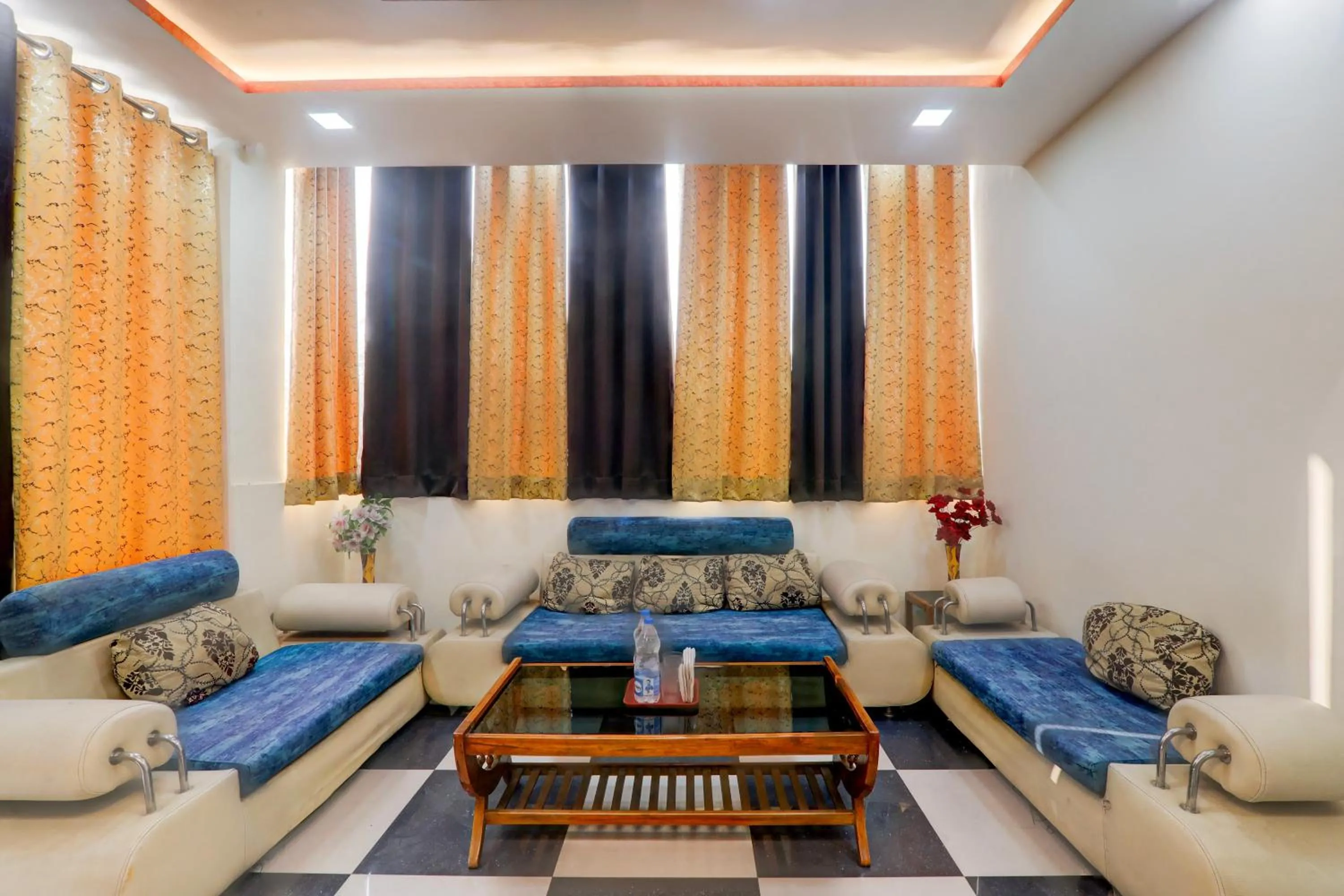 Lobby or reception in Hotel O Shimla Grand