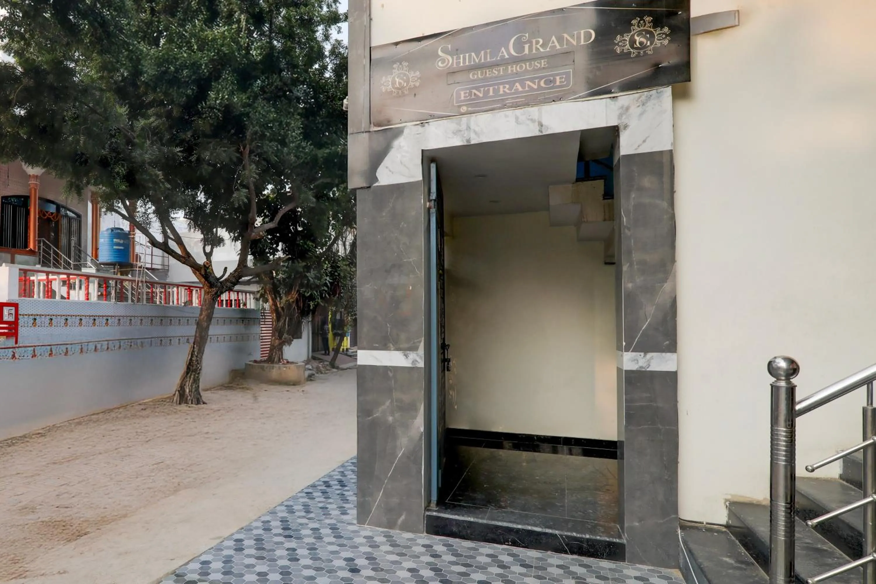 Facade/entrance in Hotel O Shimla Grand
