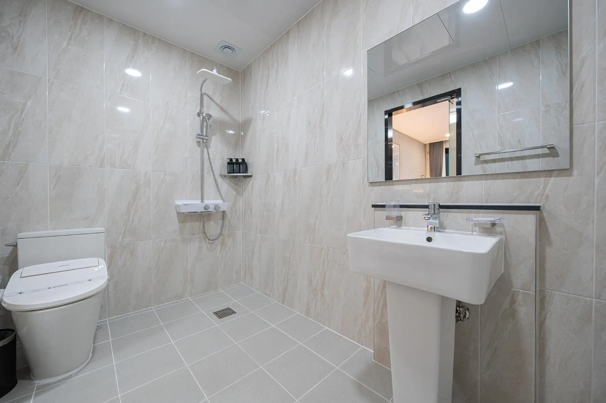 Hound hotel gunsan