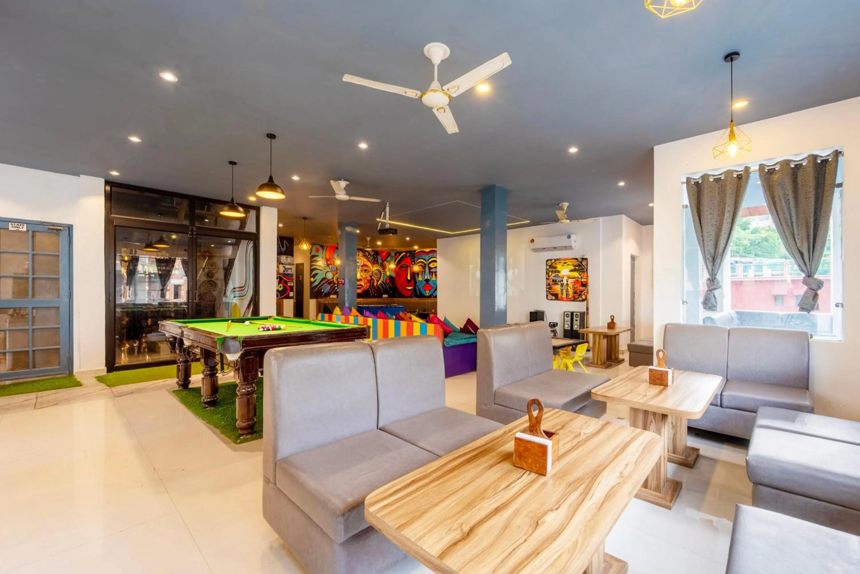 Game Room in Treebo AK Residency, Tapovan