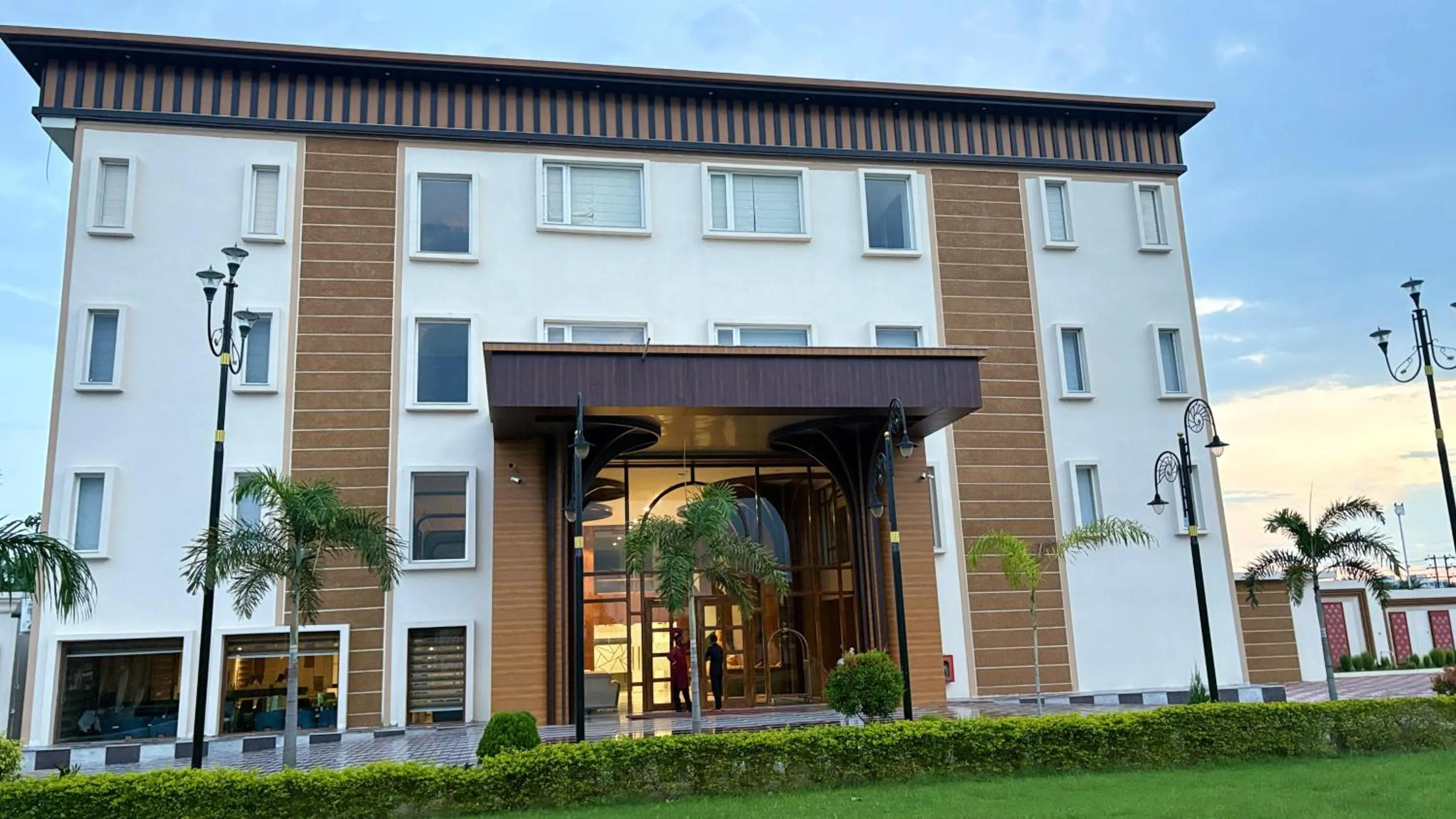 Nirvana Grand Hotel & Resort