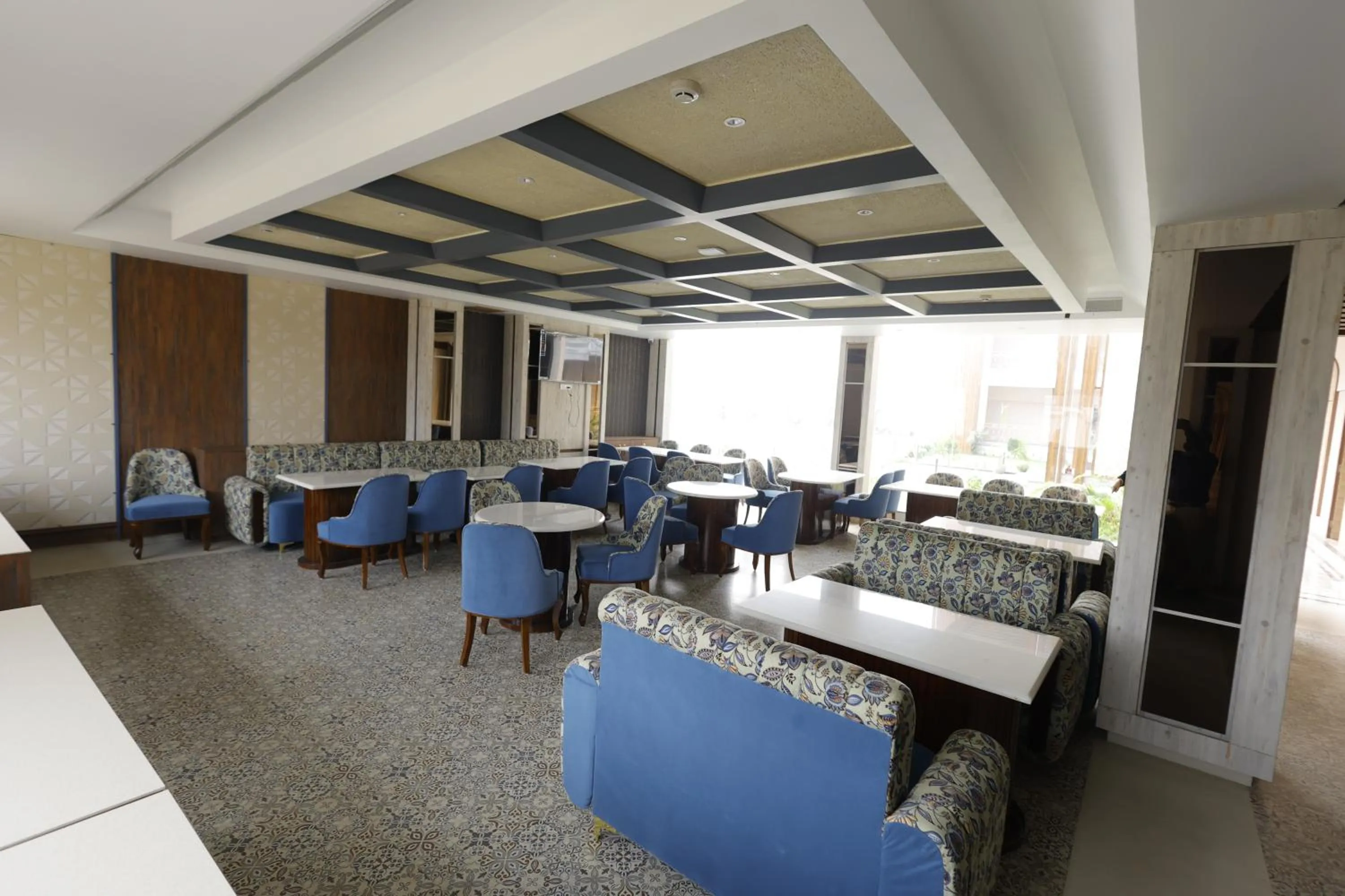 Restaurant/places to eat in Nirvana Grand Hotel & Resort