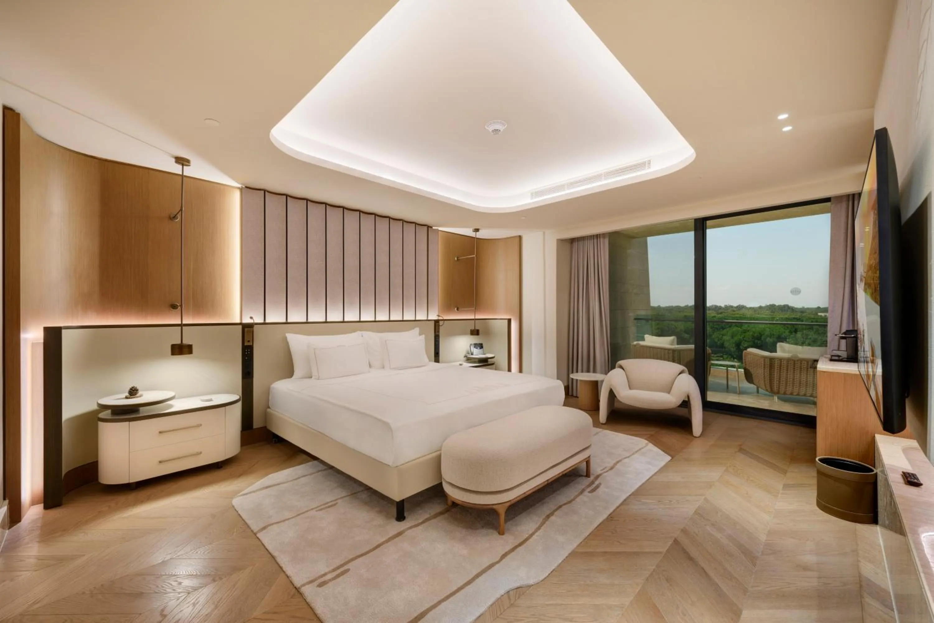 Bed in Regnum The Crown