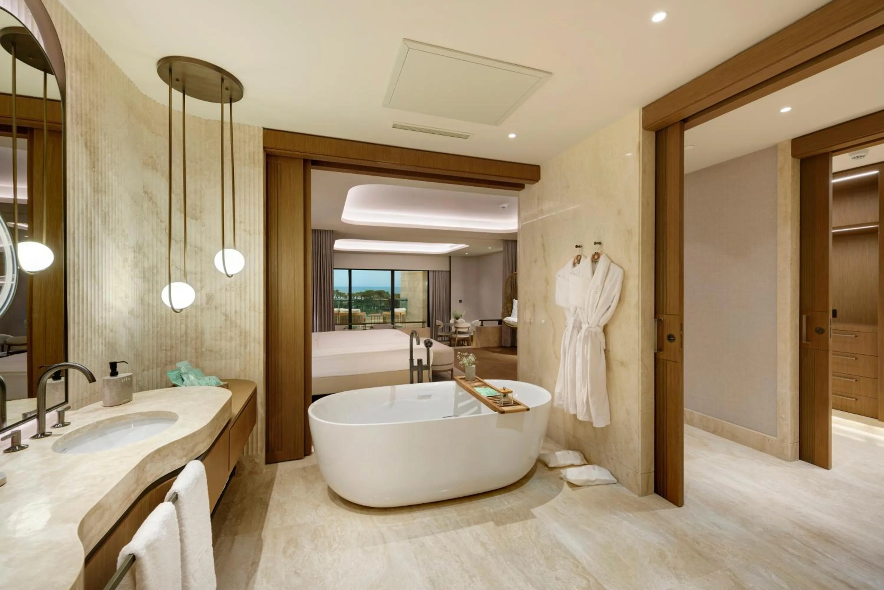 Bathroom, Bed in Regnum The Crown